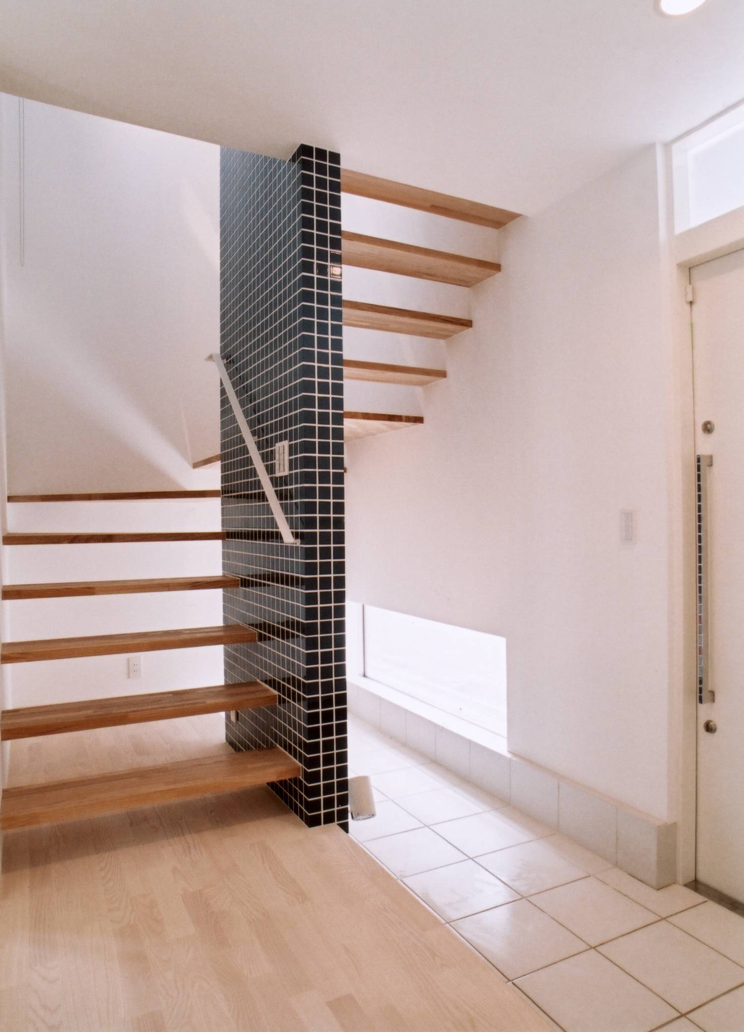 注文住宅・デザイン住宅建築実例_玄関