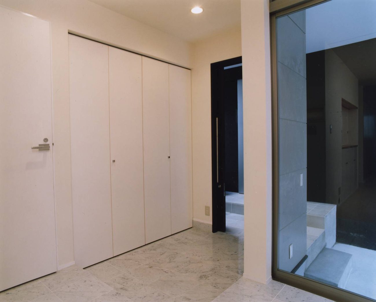 注文住宅・デザイン住宅建築実例_玄関