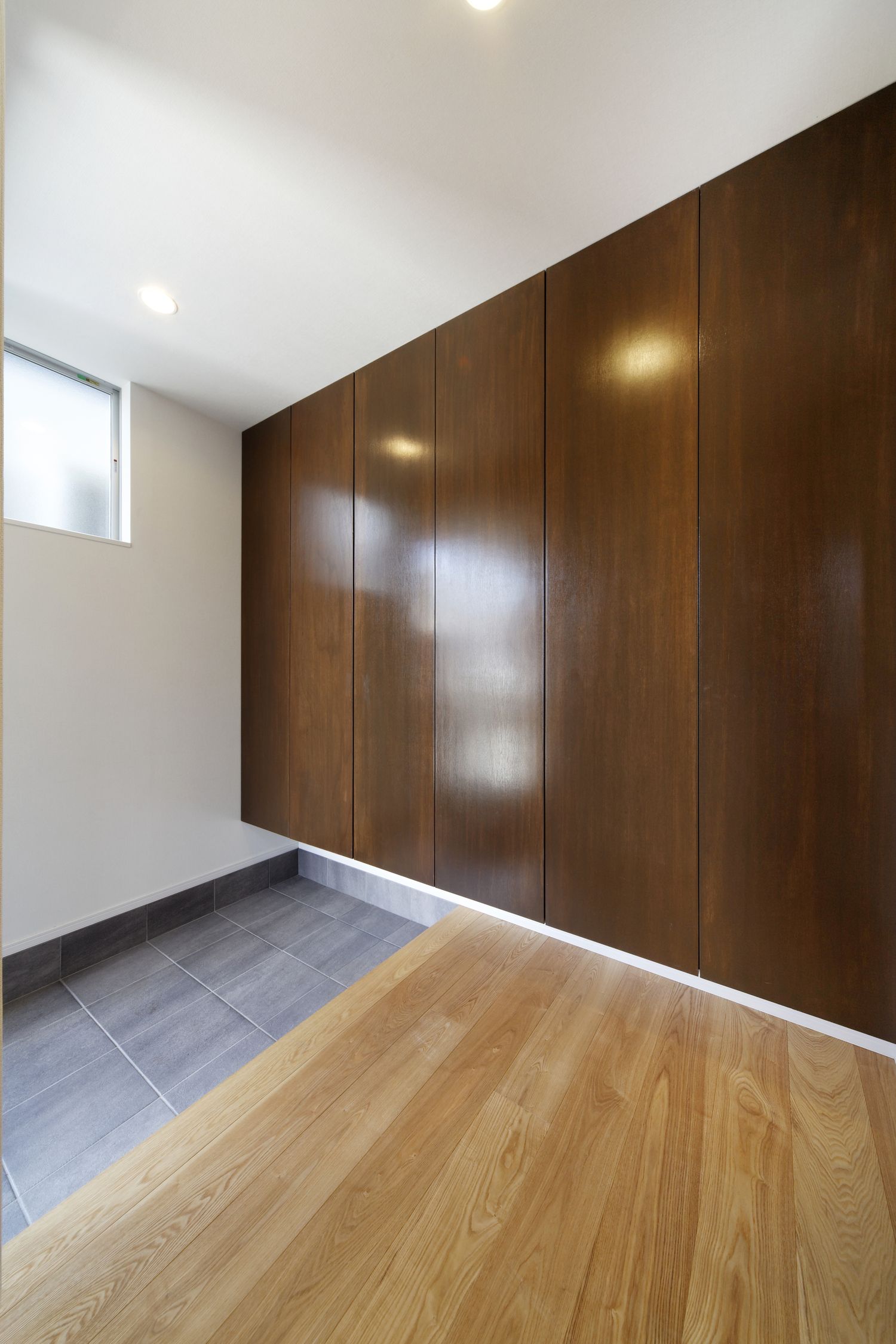 注文住宅・デザイン住宅建築実例_玄関