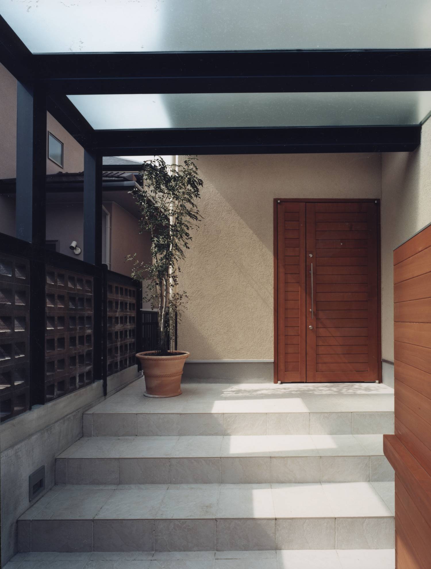 注文住宅・デザイン住宅建築実例_玄関