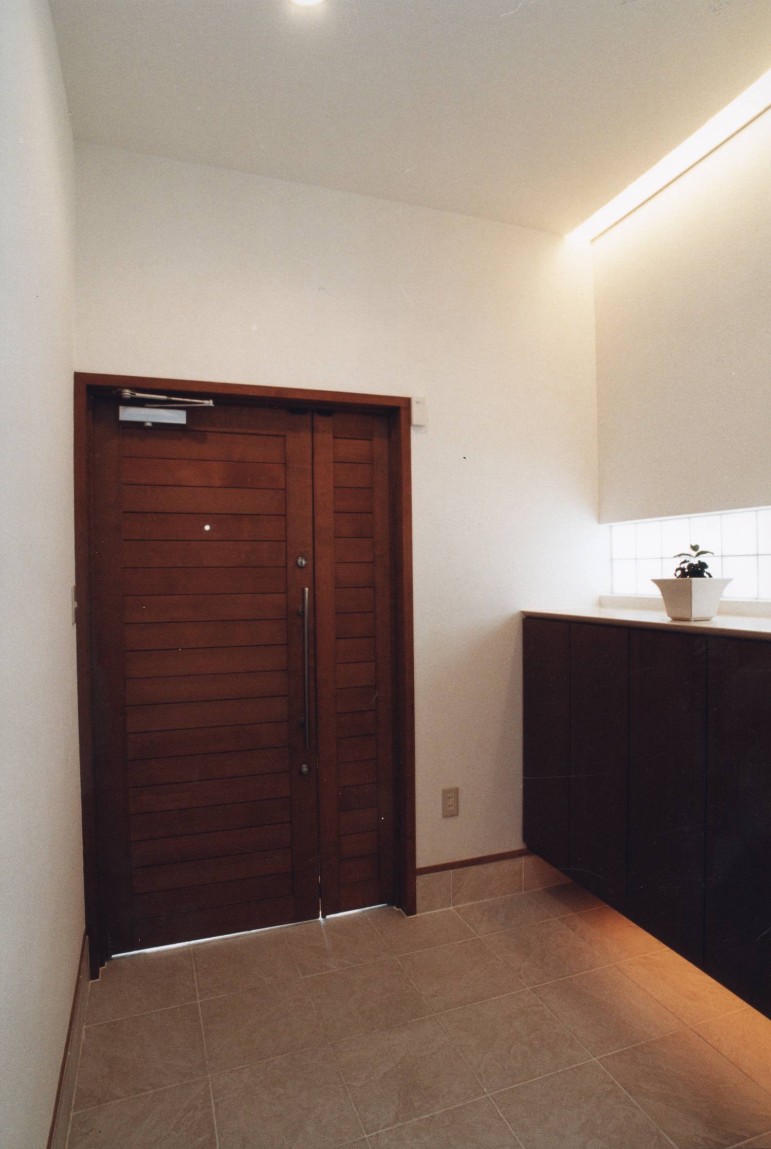 注文住宅・デザイン住宅建築実例_玄関