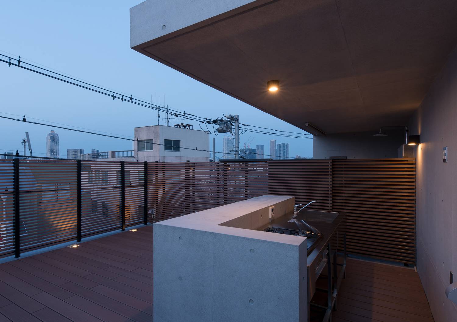キッチン付きのルーフバルコニー