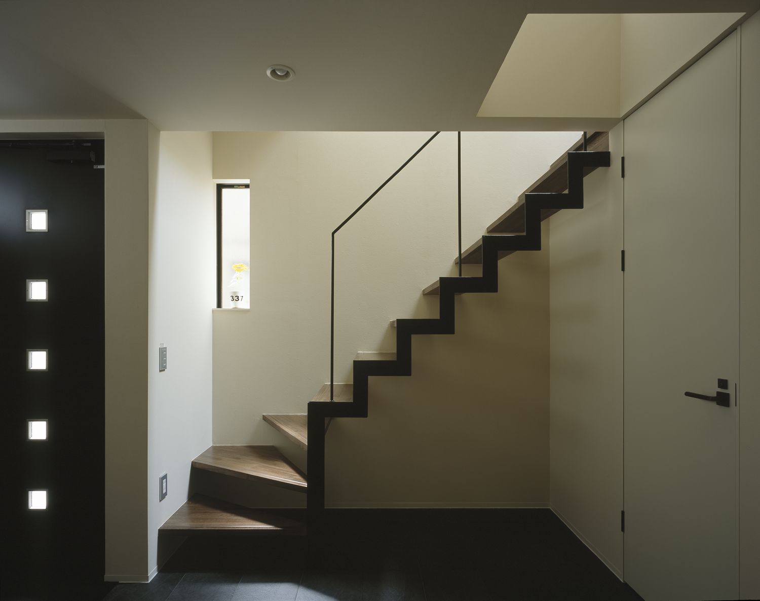 注文住宅・デザイン住宅建築実例_玄関