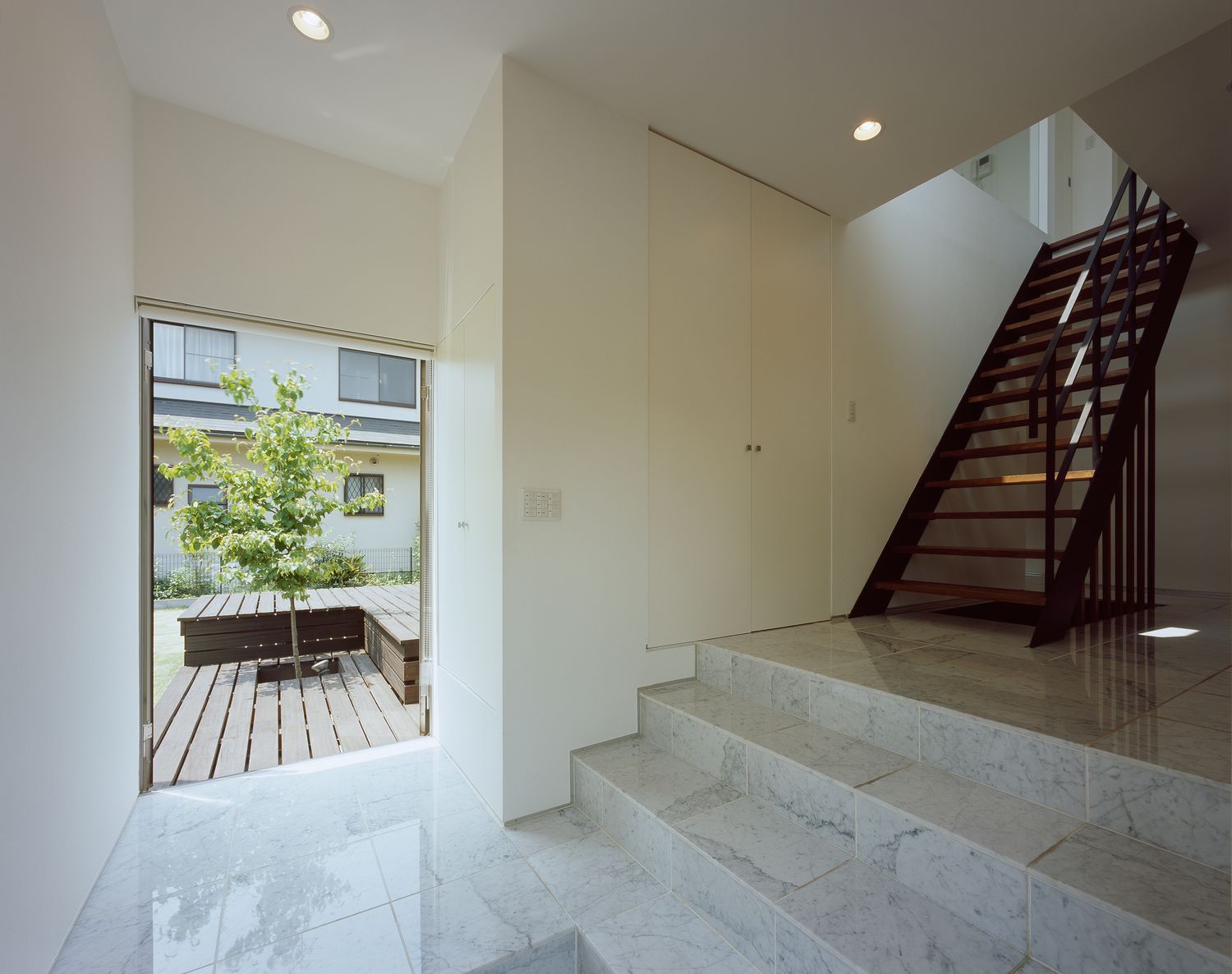 注文住宅・デザイン住宅建築実例_玄関