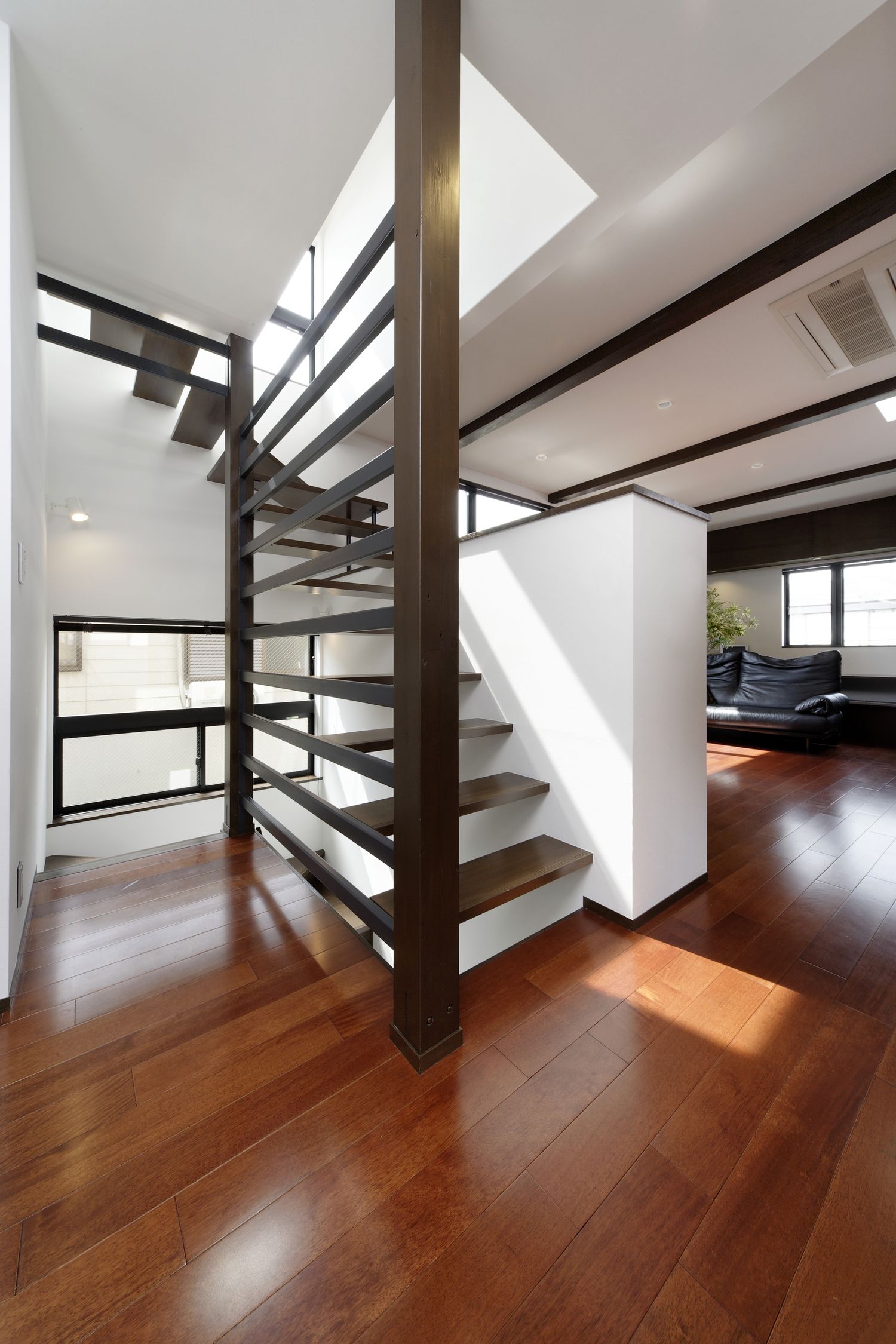 注文住宅・デザイン住宅建築実例_階段