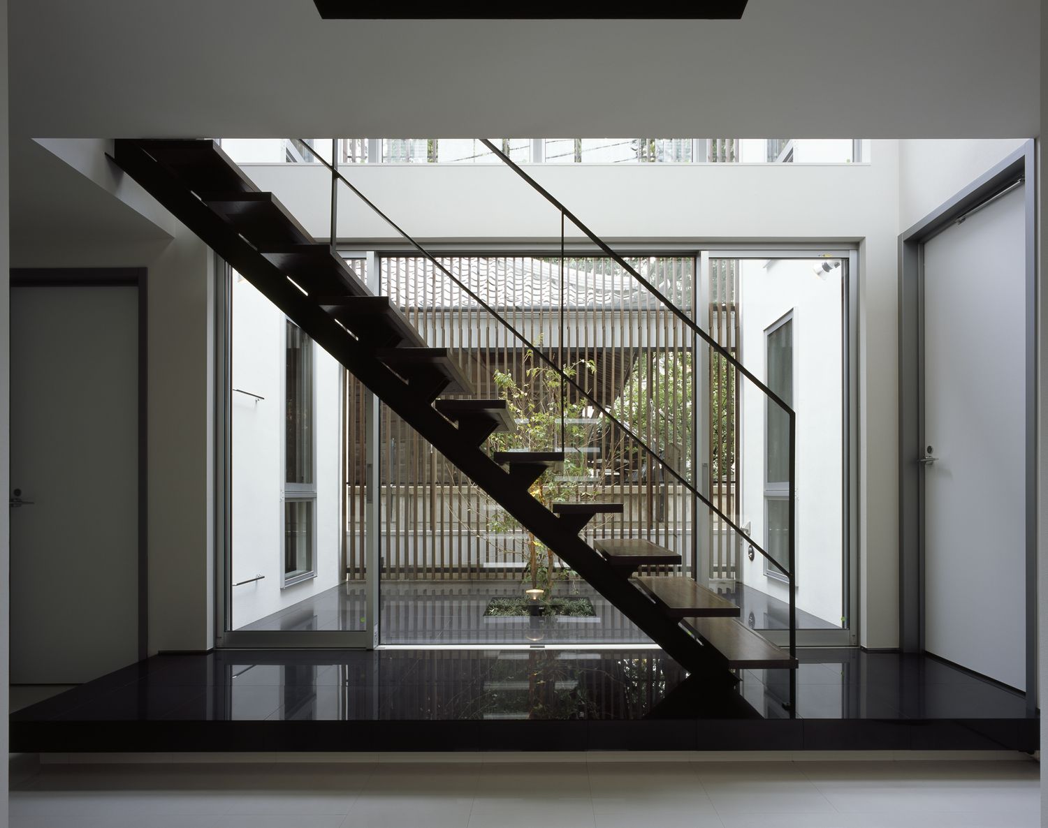 注文住宅・デザイン住宅建築実例_玄関