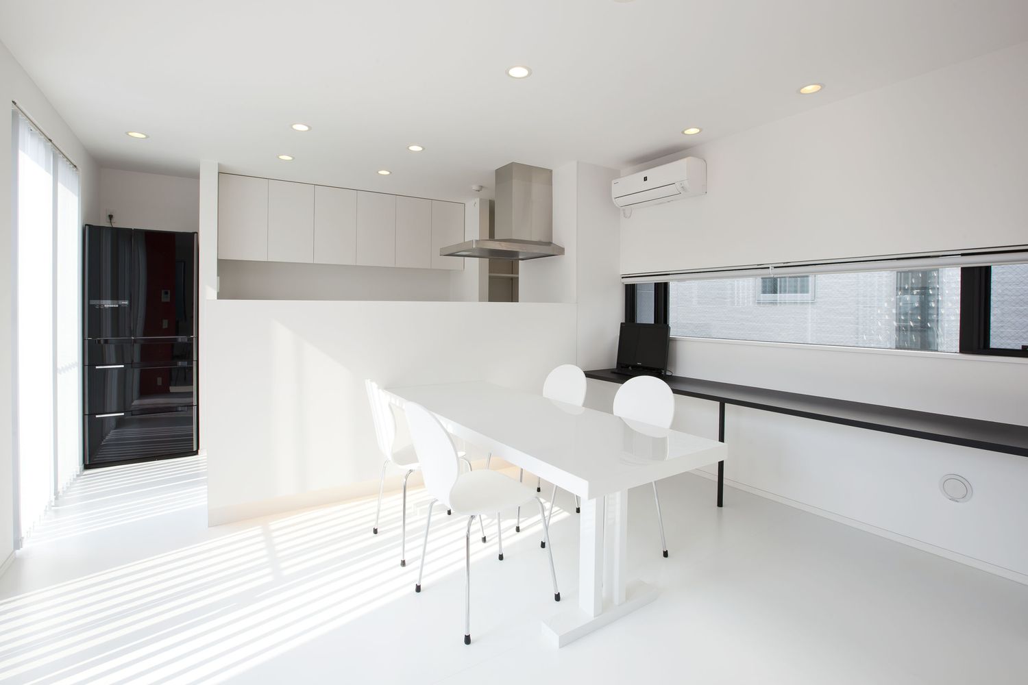 注文住宅・モノクロキッチン・白黒リビング・白黒の家・モノクロの家