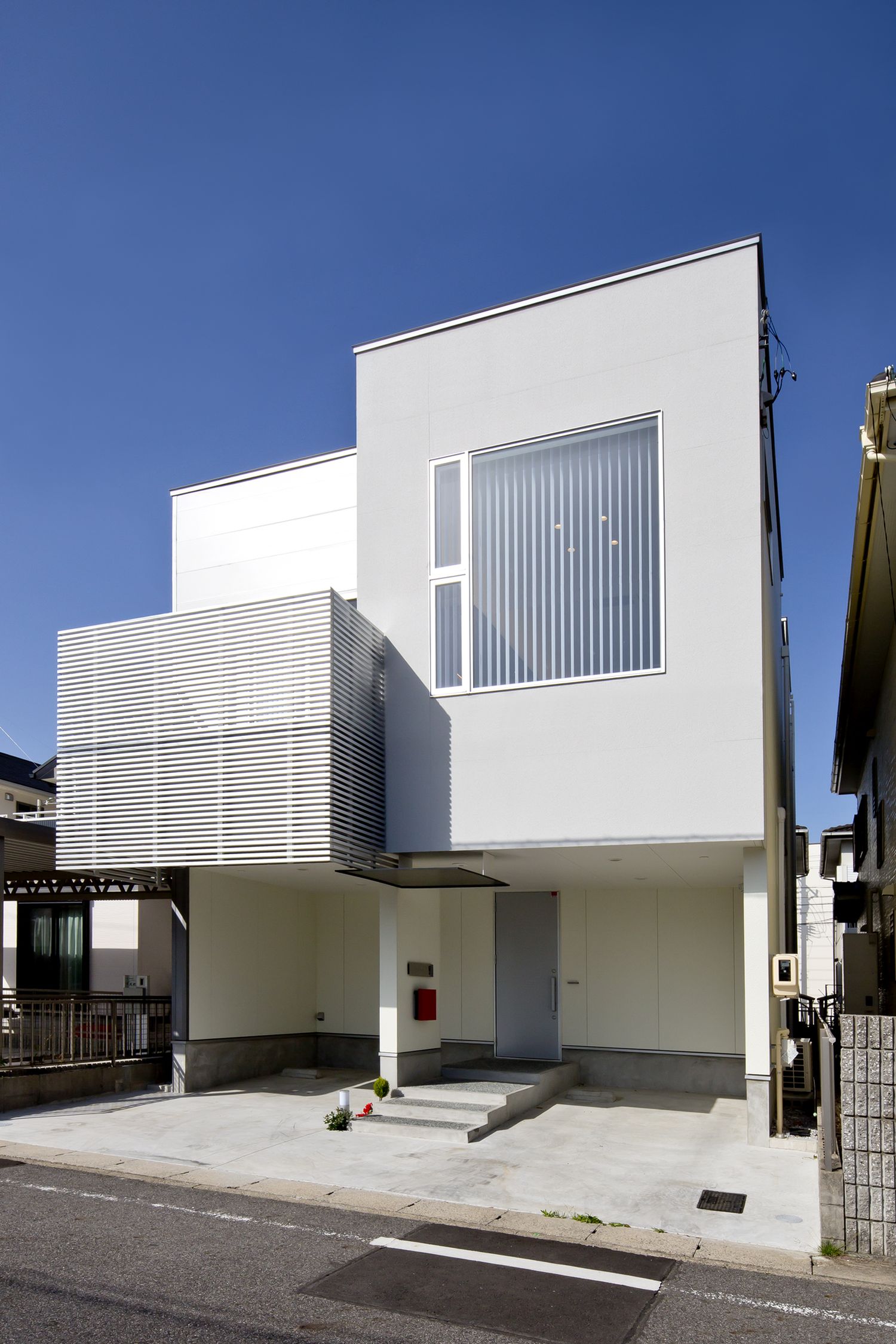 デザイン住宅建築実例_外観・注文住宅『CASE298  サイコウノイエ』の建築実例・施⼯例の写真・建物外観全体