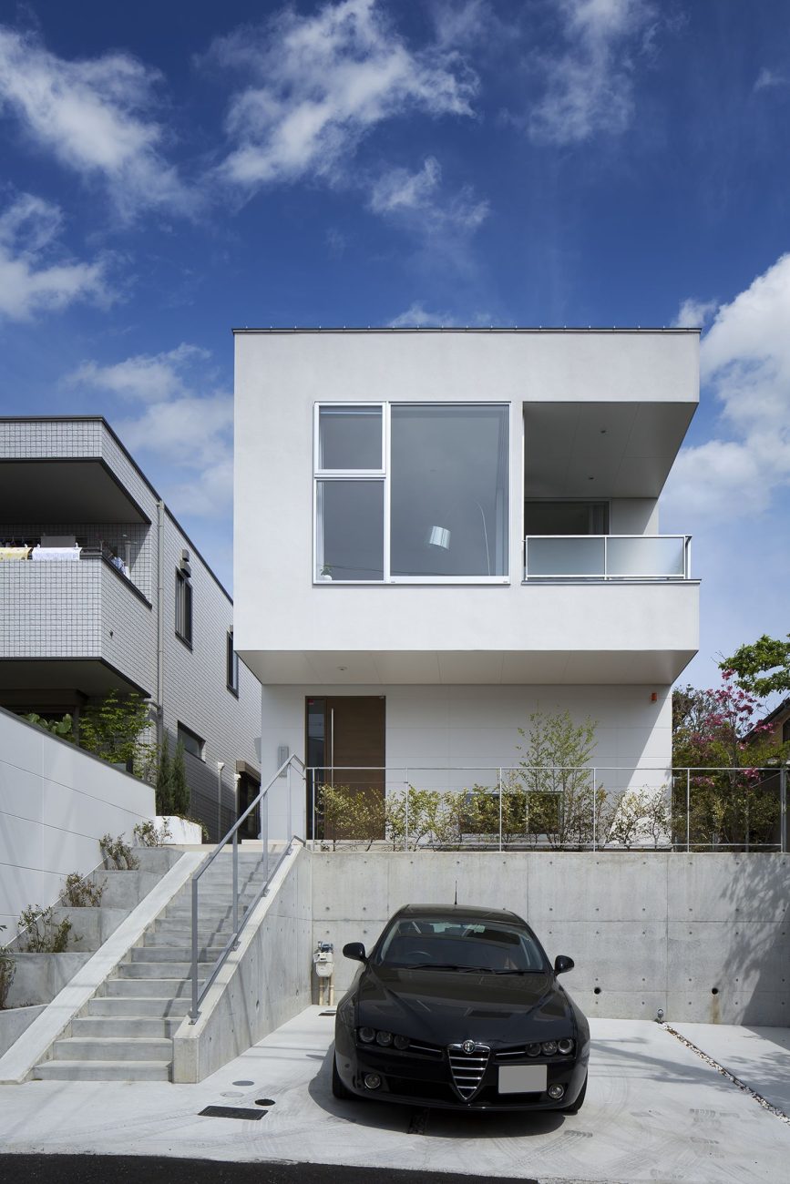 デザイン住宅建築実例_外観・注文住宅『CASE314 高台の家』の建築実例・施⼯例の写真・建物外観全体
