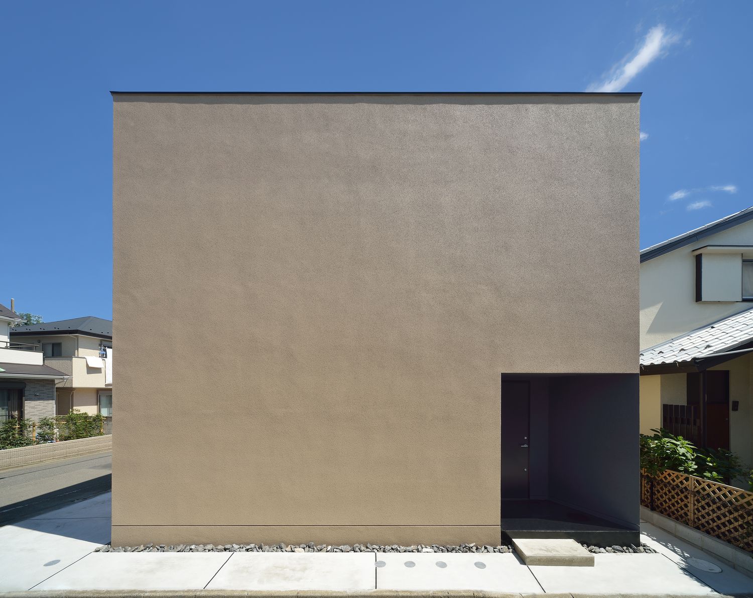 デザイン住宅建築実例_外観・注文住宅『CASE342 ～　う　つ　ろ　～』の建築実例・施⼯例の写真・建物外観全体