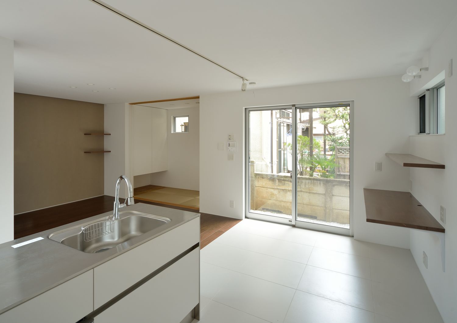 和室スペースがあるシンプルなLDK・デザイン住宅