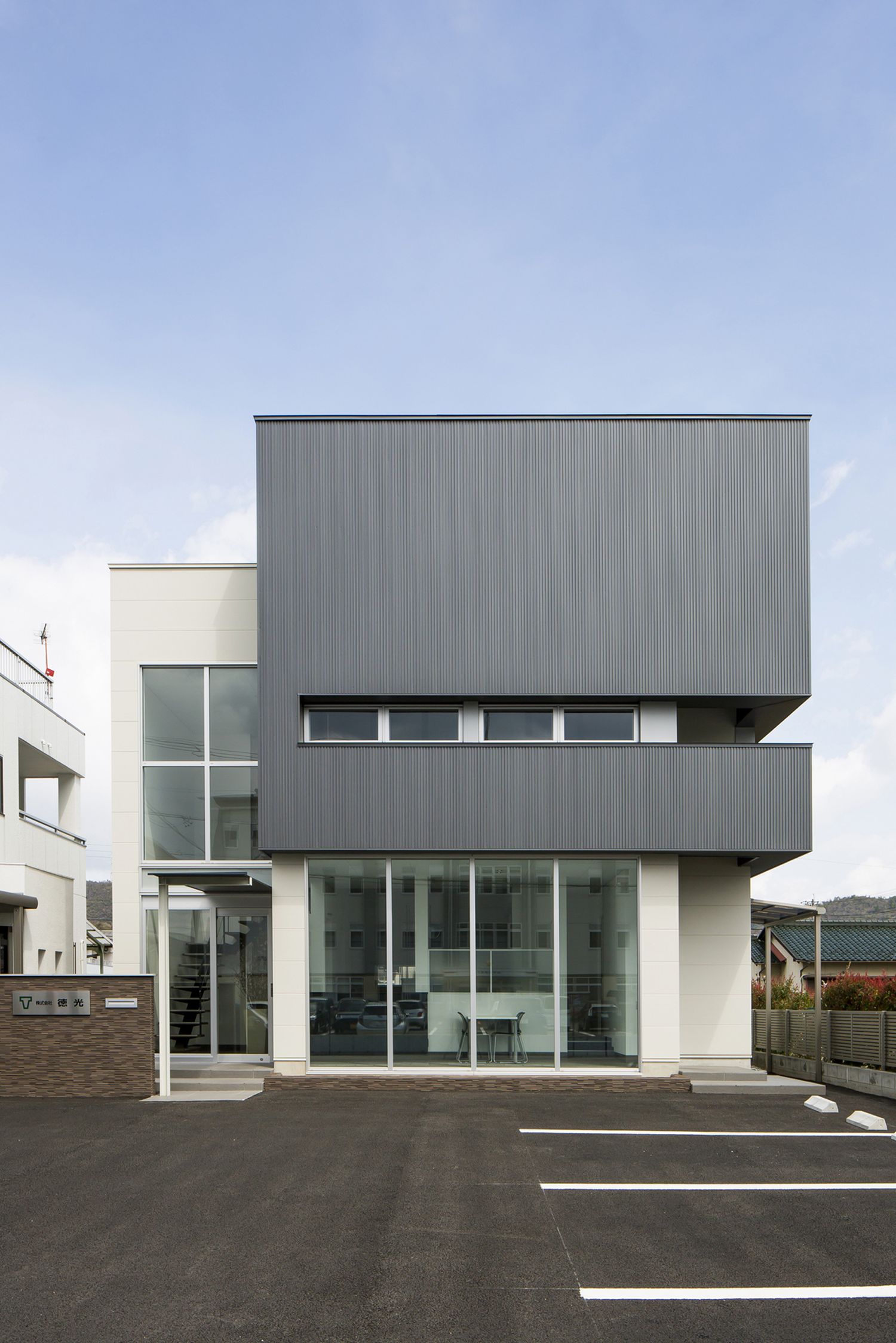 デザイン住宅建築実例_外観・注文住宅『CASE353 Cubic Office』の建築実例・施⼯例の写真・建物外観全体