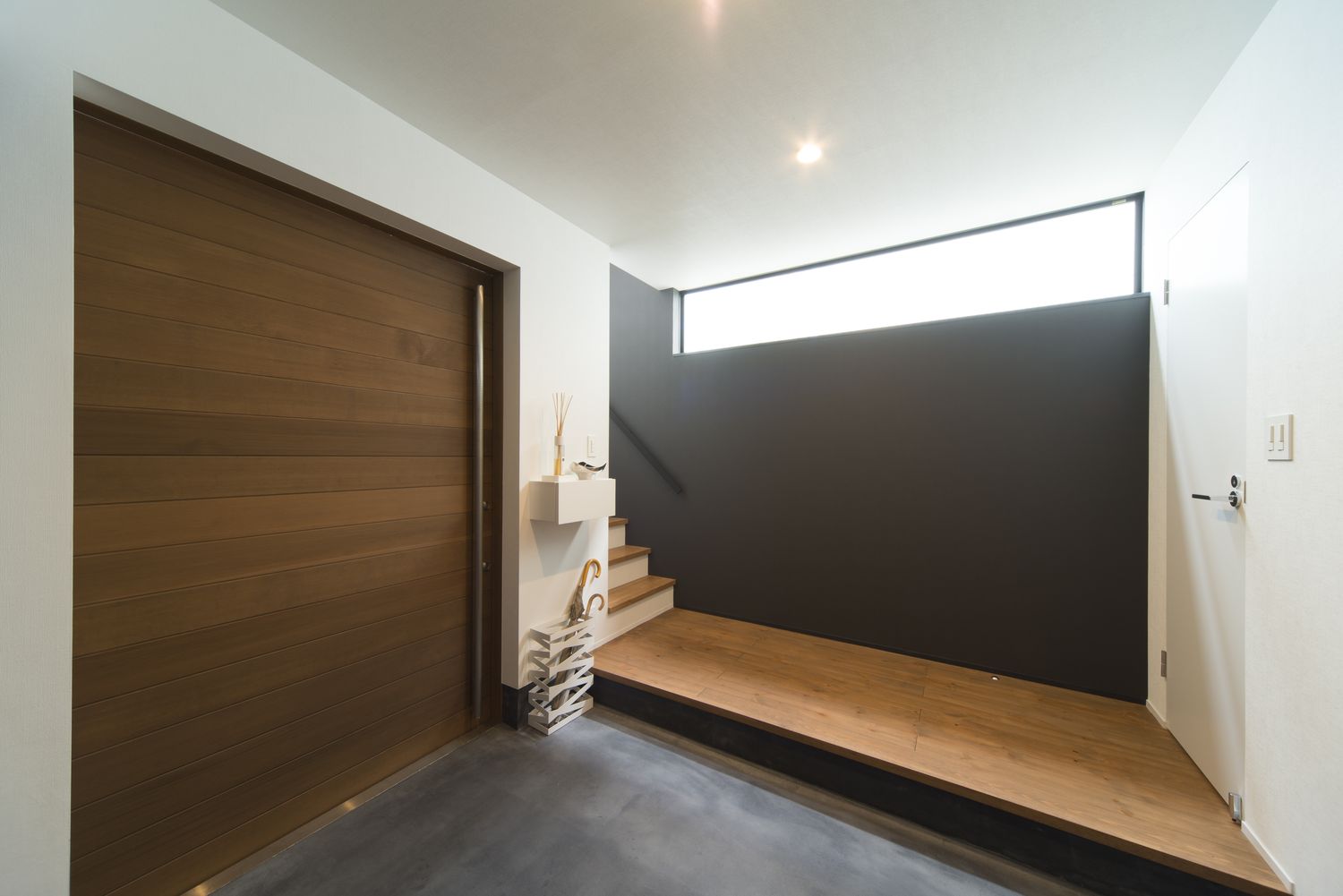 デザイン住宅建築実例_外観・注文住宅『CASE356 E-House』の建築実例・施⼯例の写真・建物外観全体