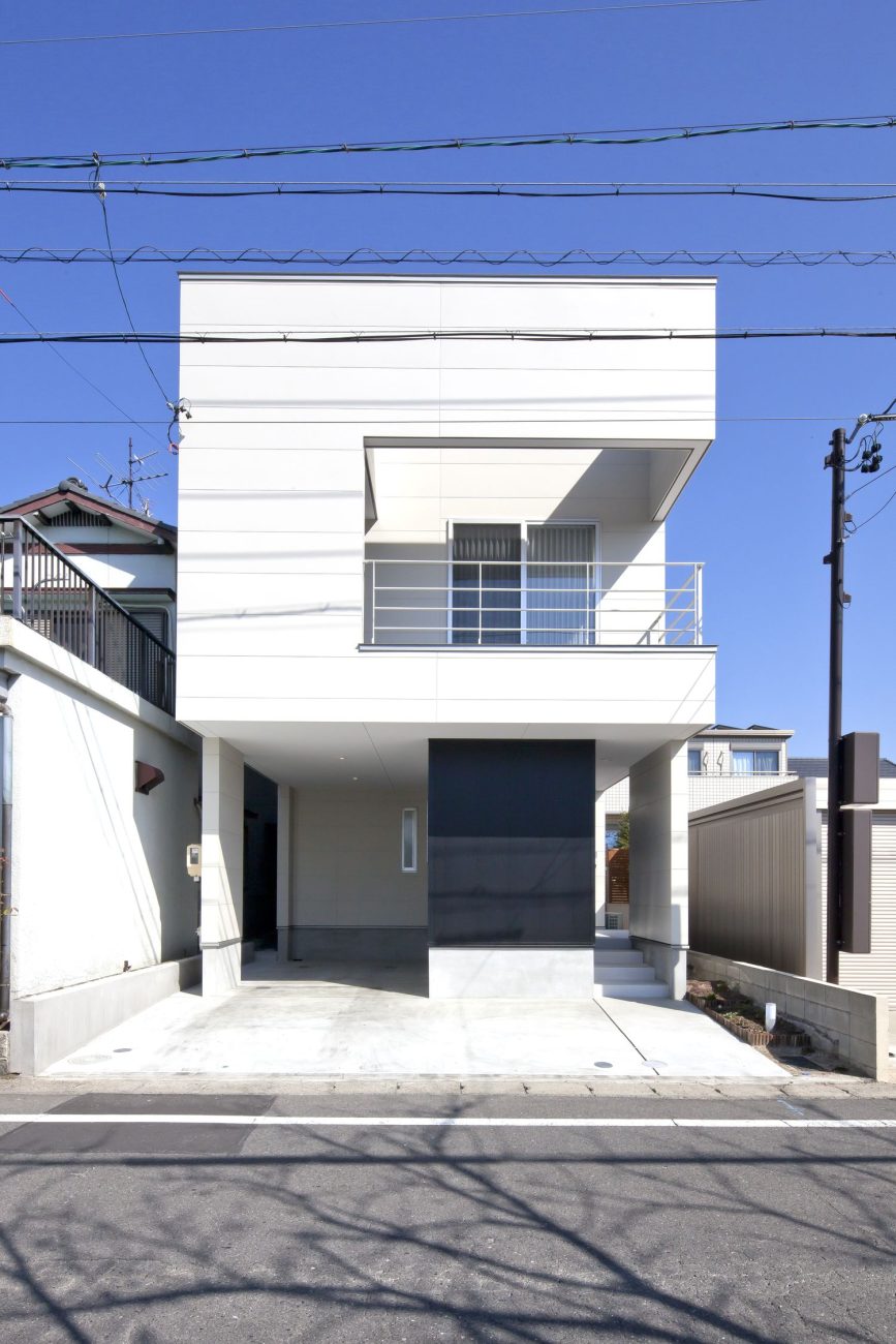 デザイン住宅建築実例_外観・注文住宅『CASE397 KURINUKI』の建築実例・施⼯例の写真・建物外観全体