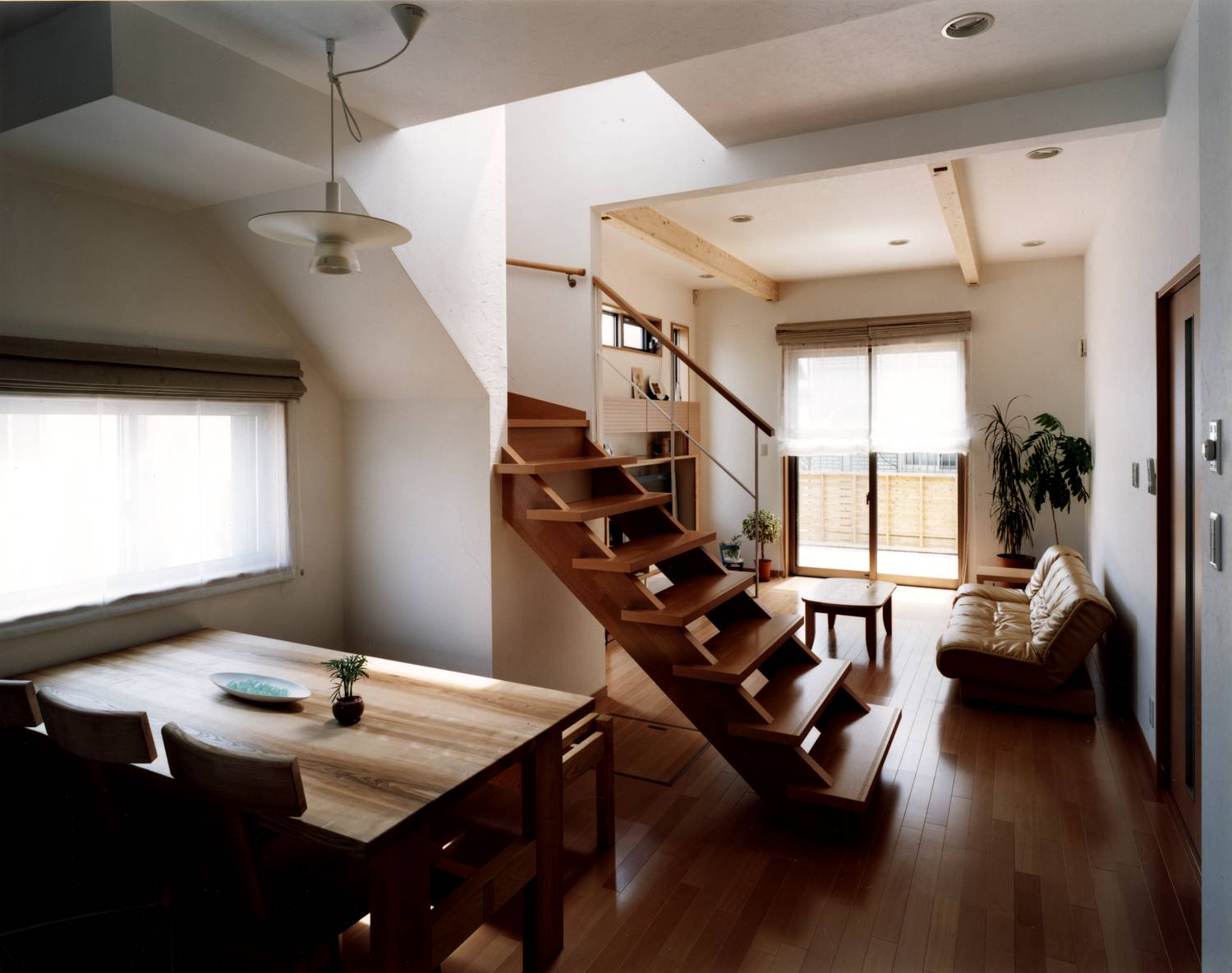 注文住宅・デザイン住宅建築実例_階段