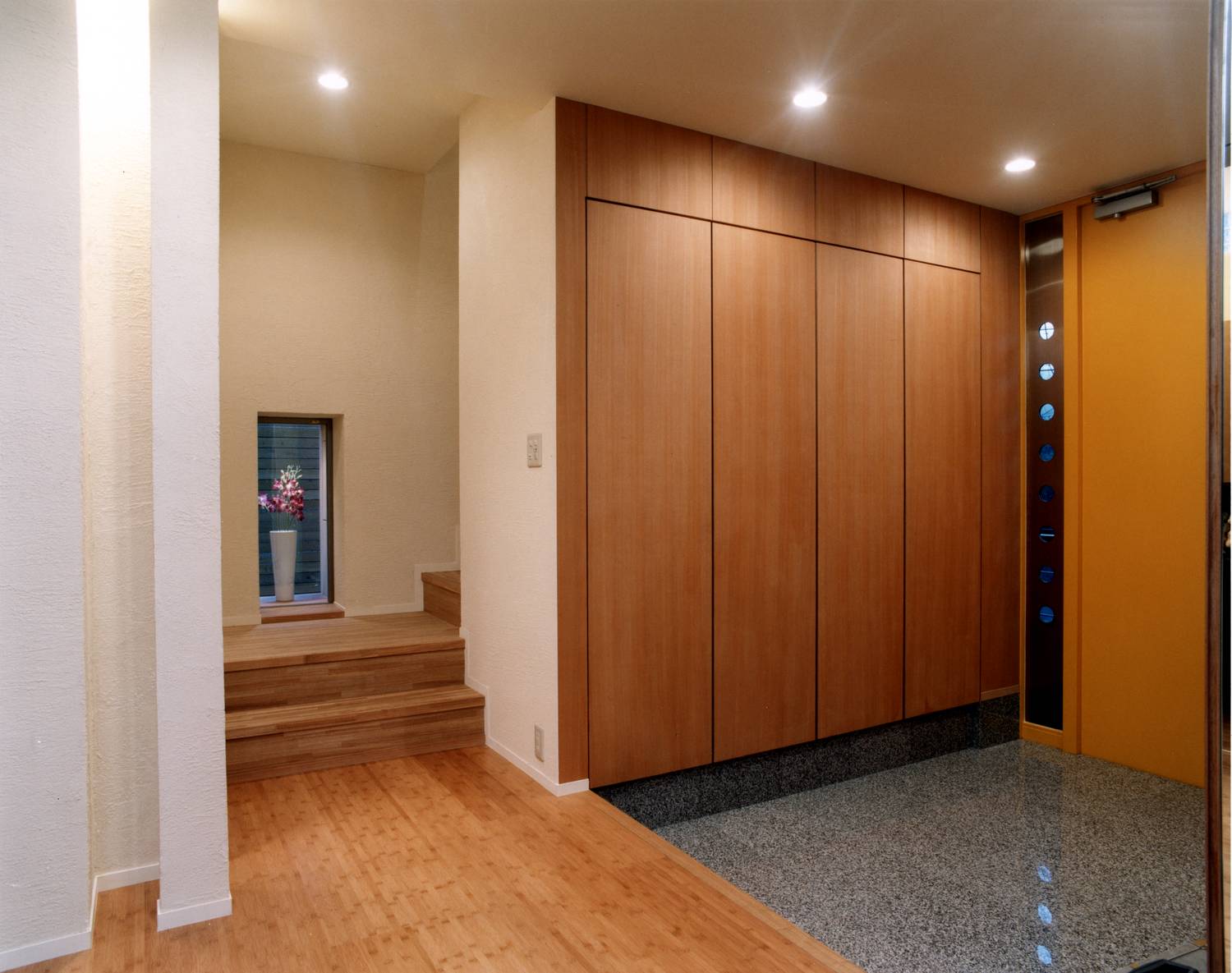 注文住宅・デザイン住宅建築実例_玄関