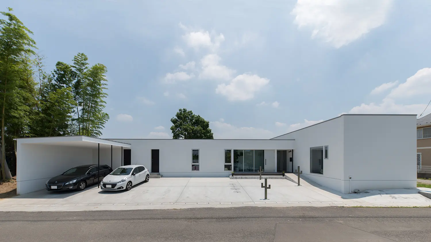 美術館に来たような外構デザイン