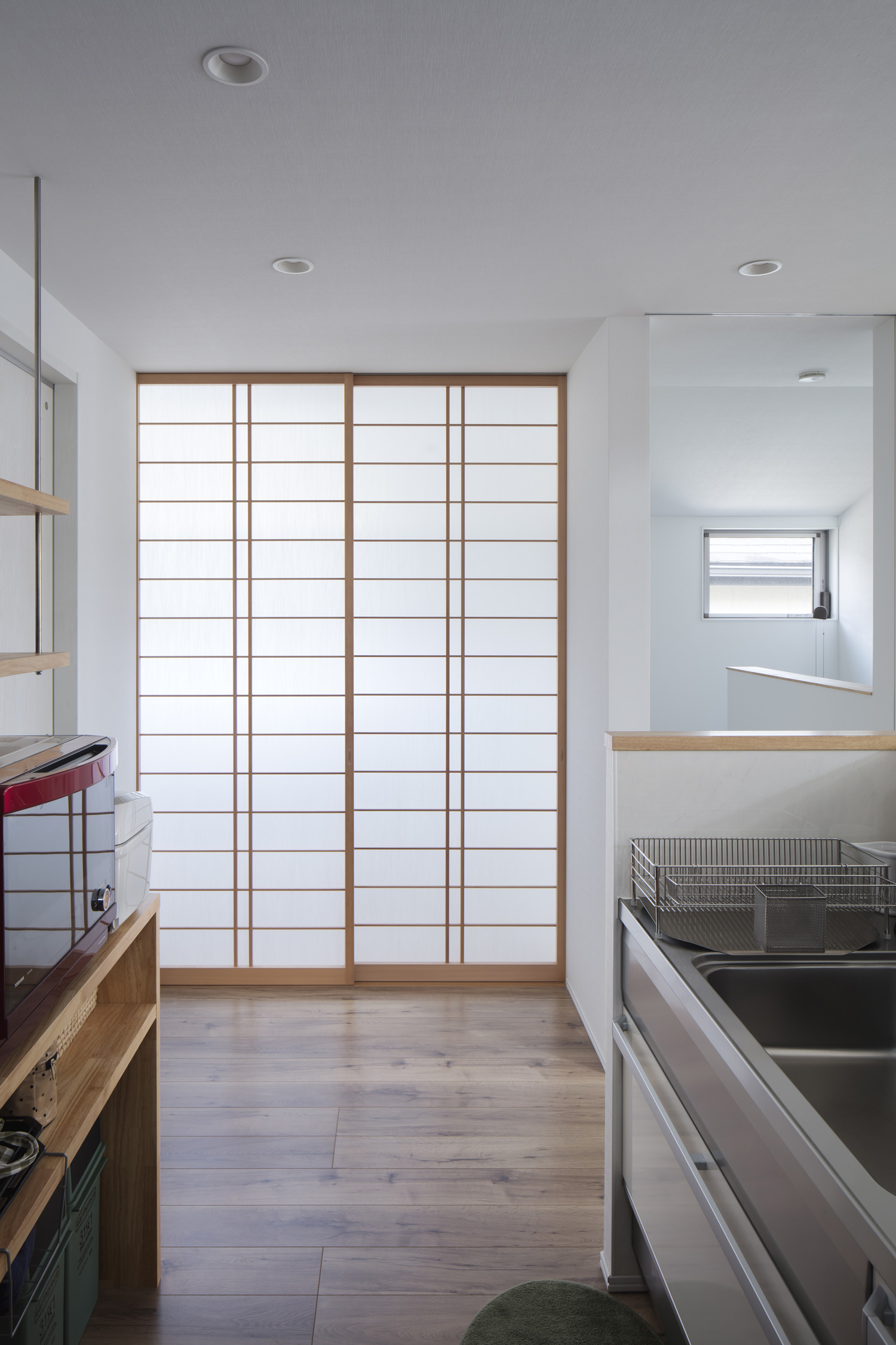 キッチンから障子が見える様子・デザイン住宅 注文住宅・デザイン住宅建築実例_『CASE640 nature』_キッチン