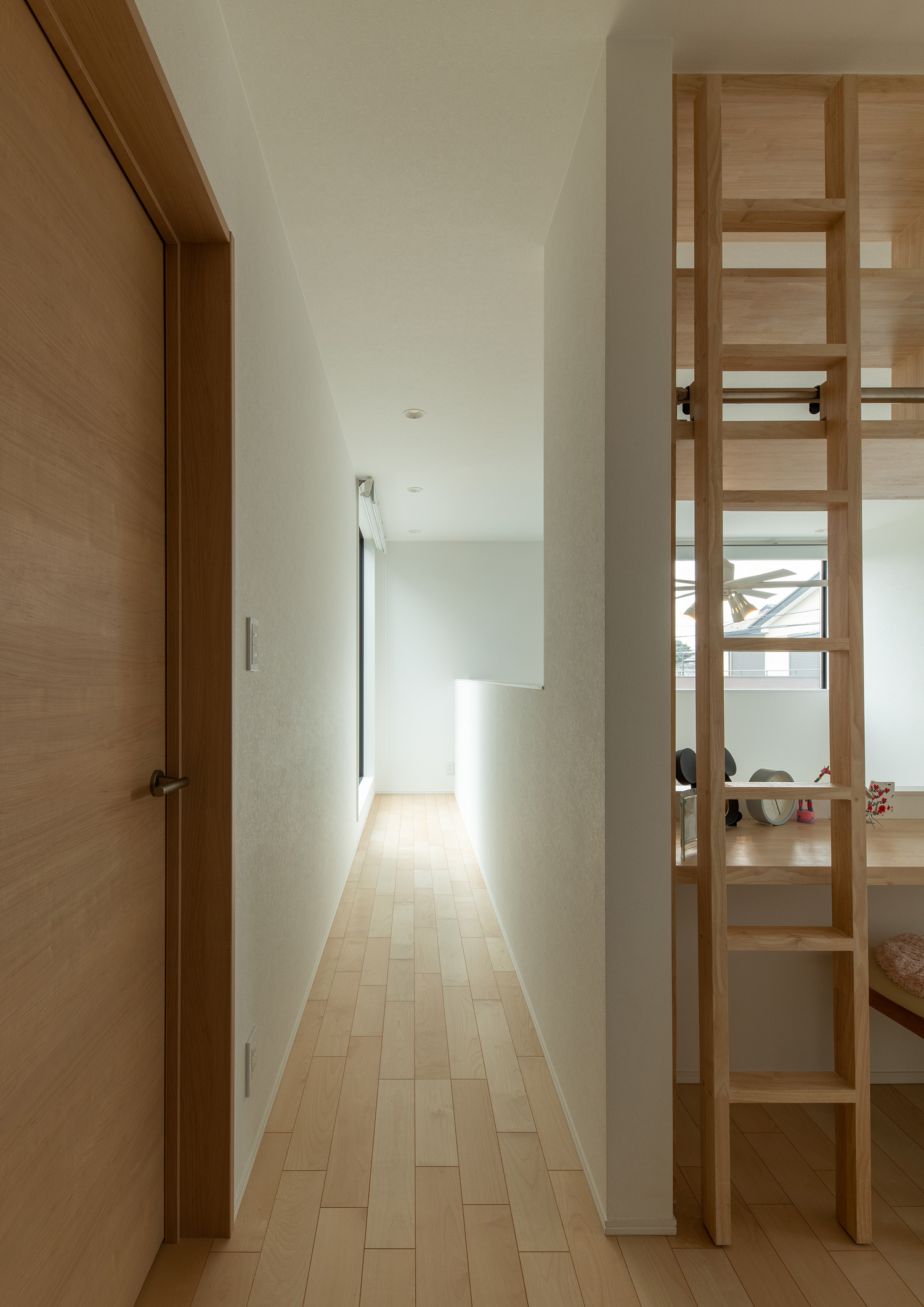 注文住宅・デザイン住宅建築実例_『CASE658 connecting terminal』_廊下