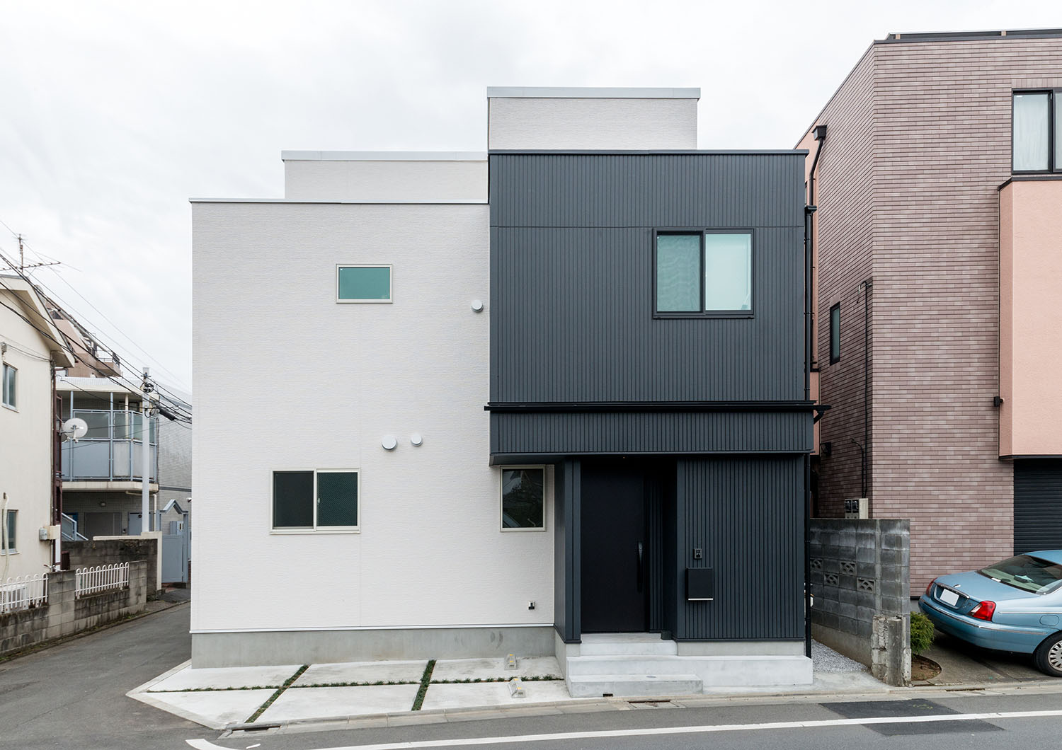 注文住宅『CASE664 『BOX in BOX』』の建築実例・建物外観全体 注文住宅・デザイン住宅建築実例_『CASE664 『BOX in BOX』』_外観