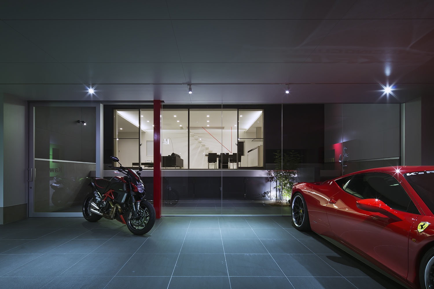 注文住宅・デザイン住宅建築実例_ガレージ