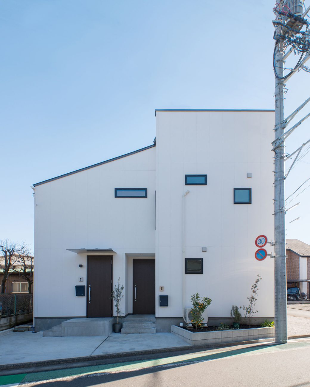 注文住宅『CASE677 中庭が繋ぐ家族の気配』の建築実例・建物外観全体 注文住宅・デザイン住宅建築実例_『CASE677 中庭が繋ぐ家族の気配』_外観