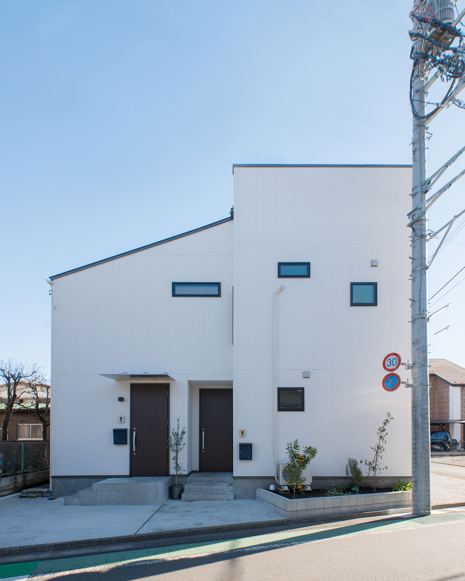 注文住宅『CASE677 中庭が繋ぐ家族の気配』の建築実例・建物外観全体 注文住宅・デザイン住宅建築実例_『CASE677 中庭が繋ぐ家族の気配』_外観