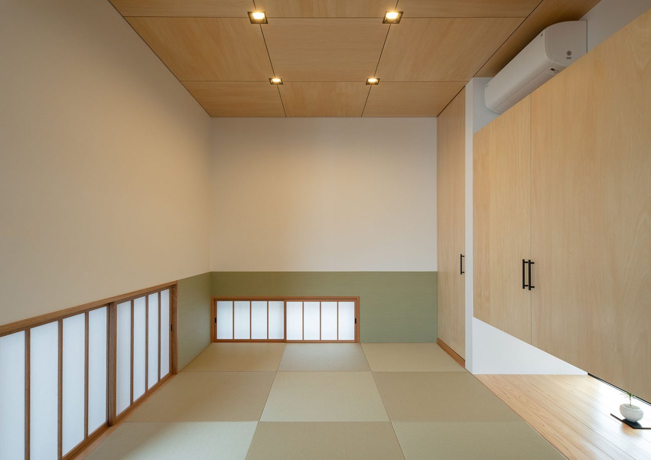 地窓がある琉球畳の和室・デザイン住宅 注文住宅・デザイン住宅建築実例_『CASE683  丘の上のハウス』_和室
