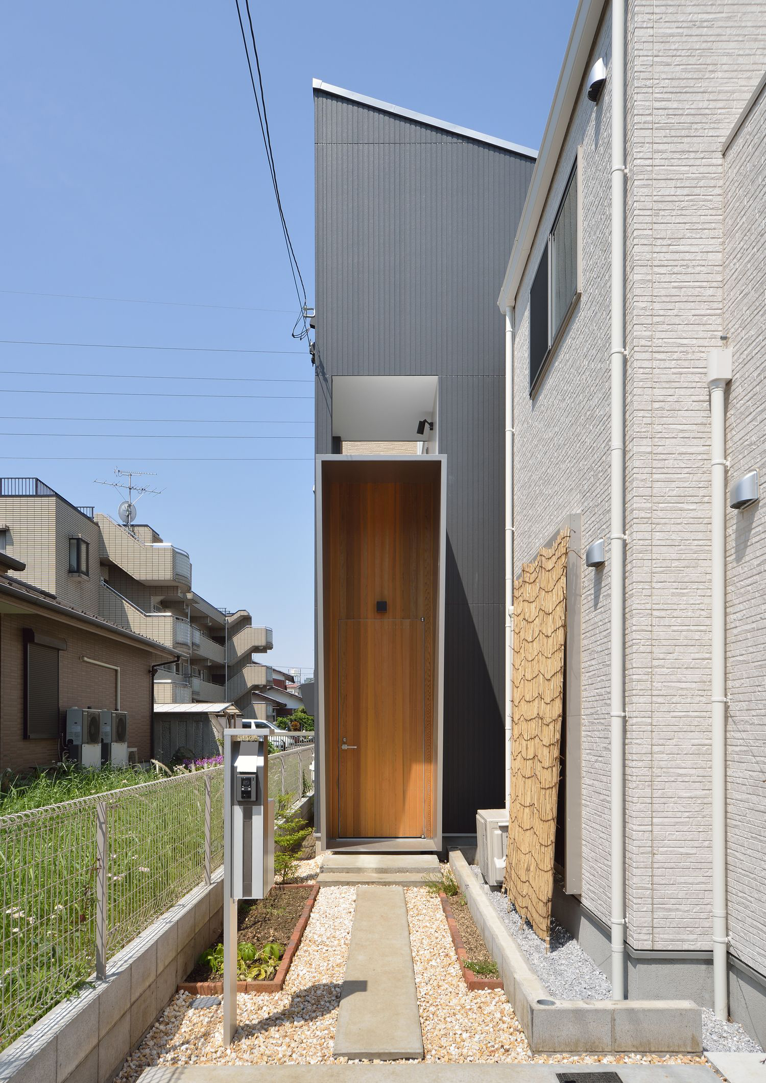 デザイン住宅建築実例_外観・注文住宅『CASE354 House Flagpole』の建築実例・施⼯例の写真・建物外観全体