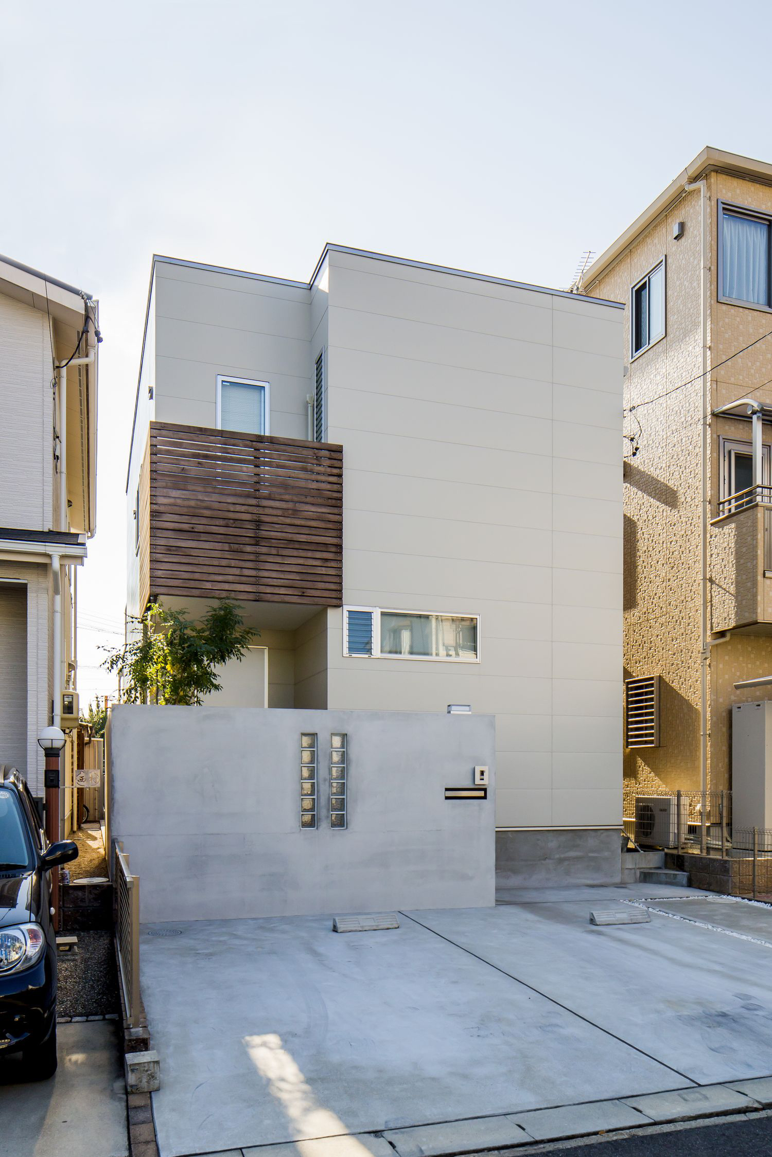 デザイン住宅建築実例_外観・注文住宅『CASE346 ツナ・ガル　ハウス』の建築実例・施⼯例の写真・建物外観全体