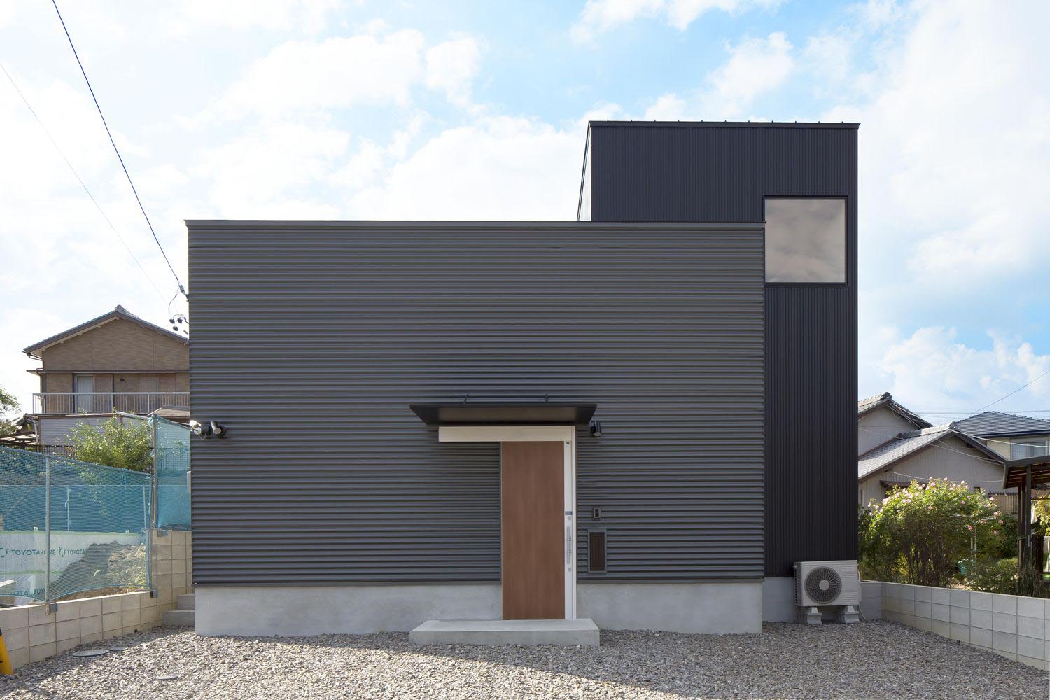 デザイン住宅建築実例_外観・注文住宅『CASE304  日向の家』の建築実例・施⼯例の写真・建物外観全体