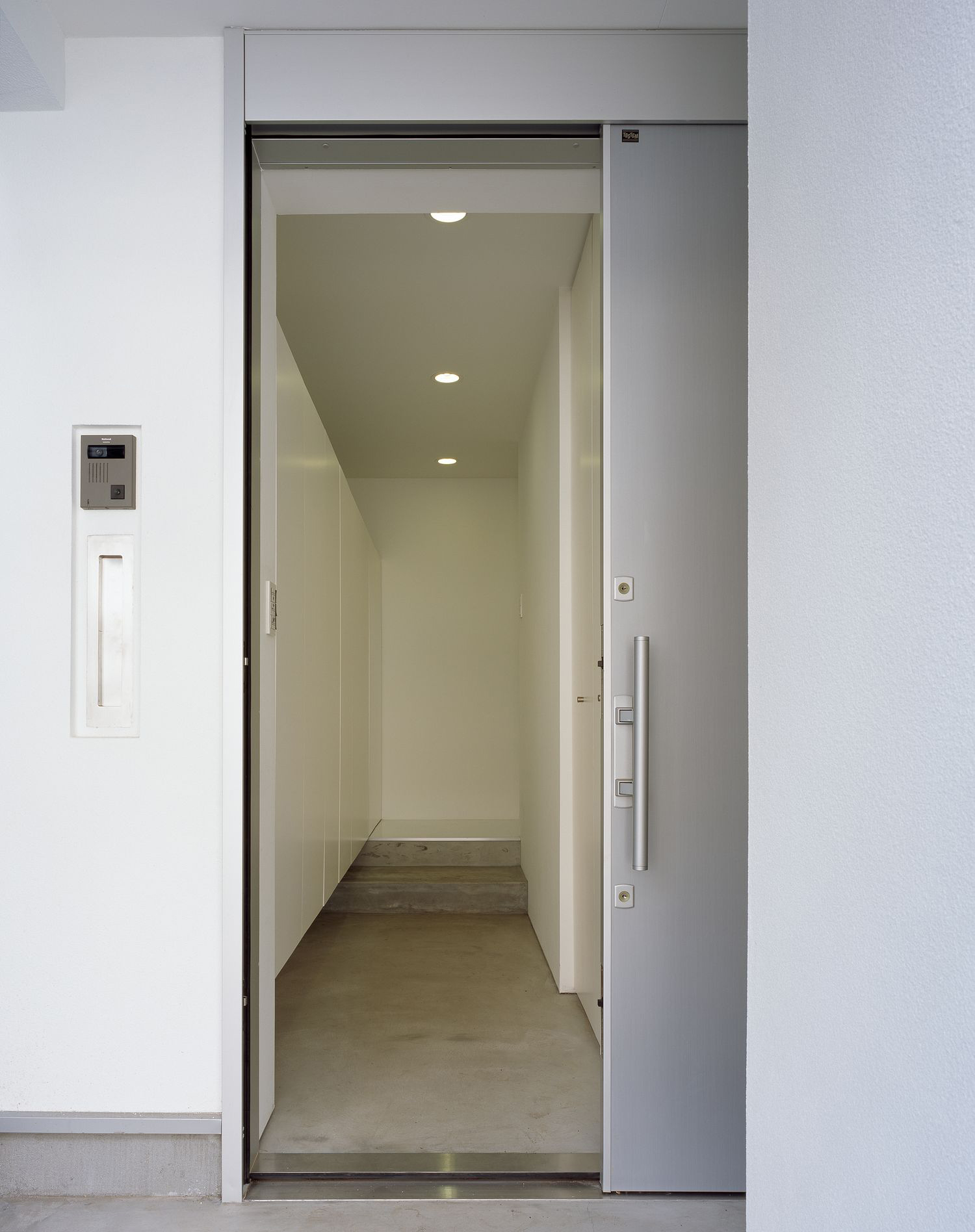 注文住宅・デザイン住宅建築実例_玄関