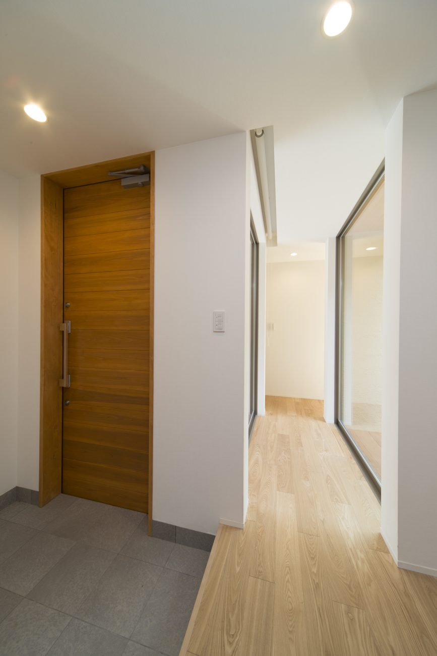 注文住宅・デザイン住宅建築実例_玄関