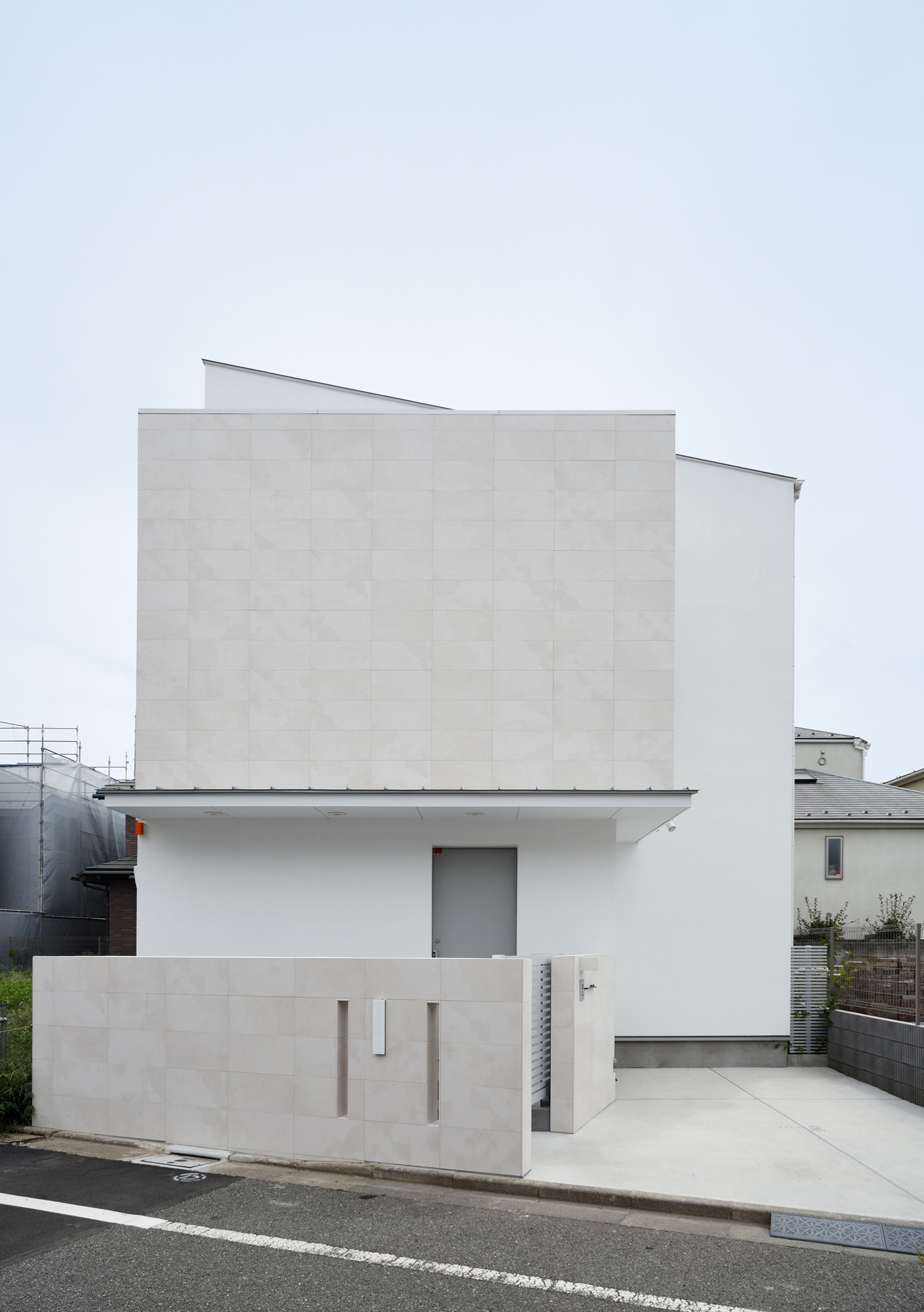 デザイン住宅建築実例_外観・注文住宅『CASE373 Airtie House』の建築実例・施⼯例の写真・建物外観全体