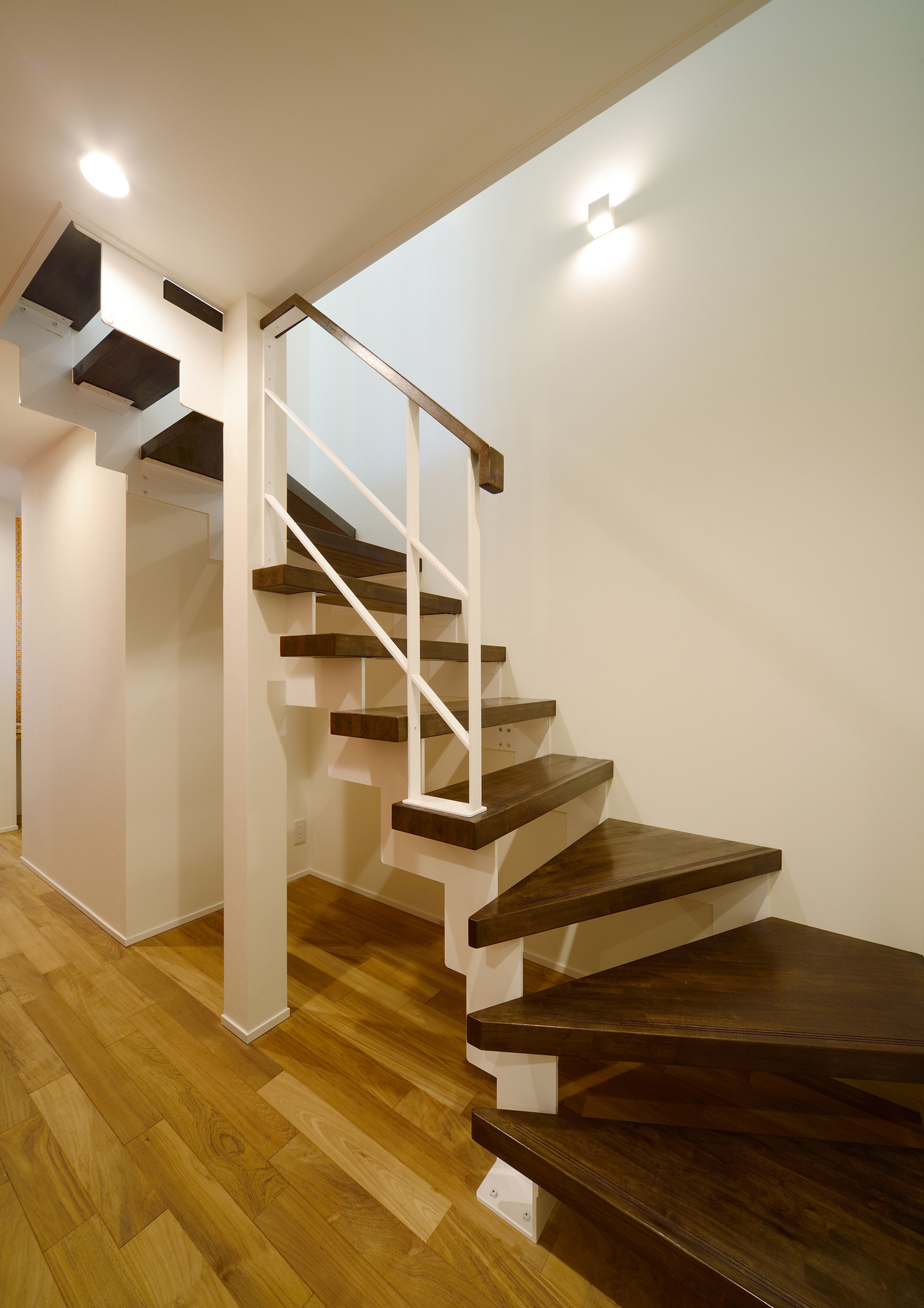 注文住宅・デザイン住宅建築実例_階段