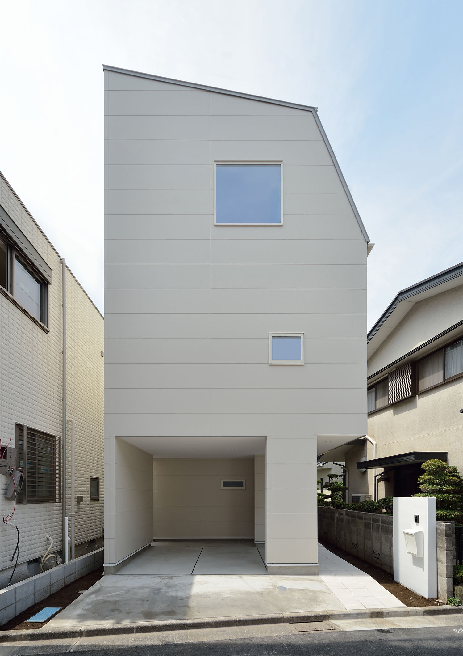 デザイン住宅建築実例_外観・注文住宅『CASE405 暖かみのある家』の建築実例・施⼯例の写真・建物外観全体