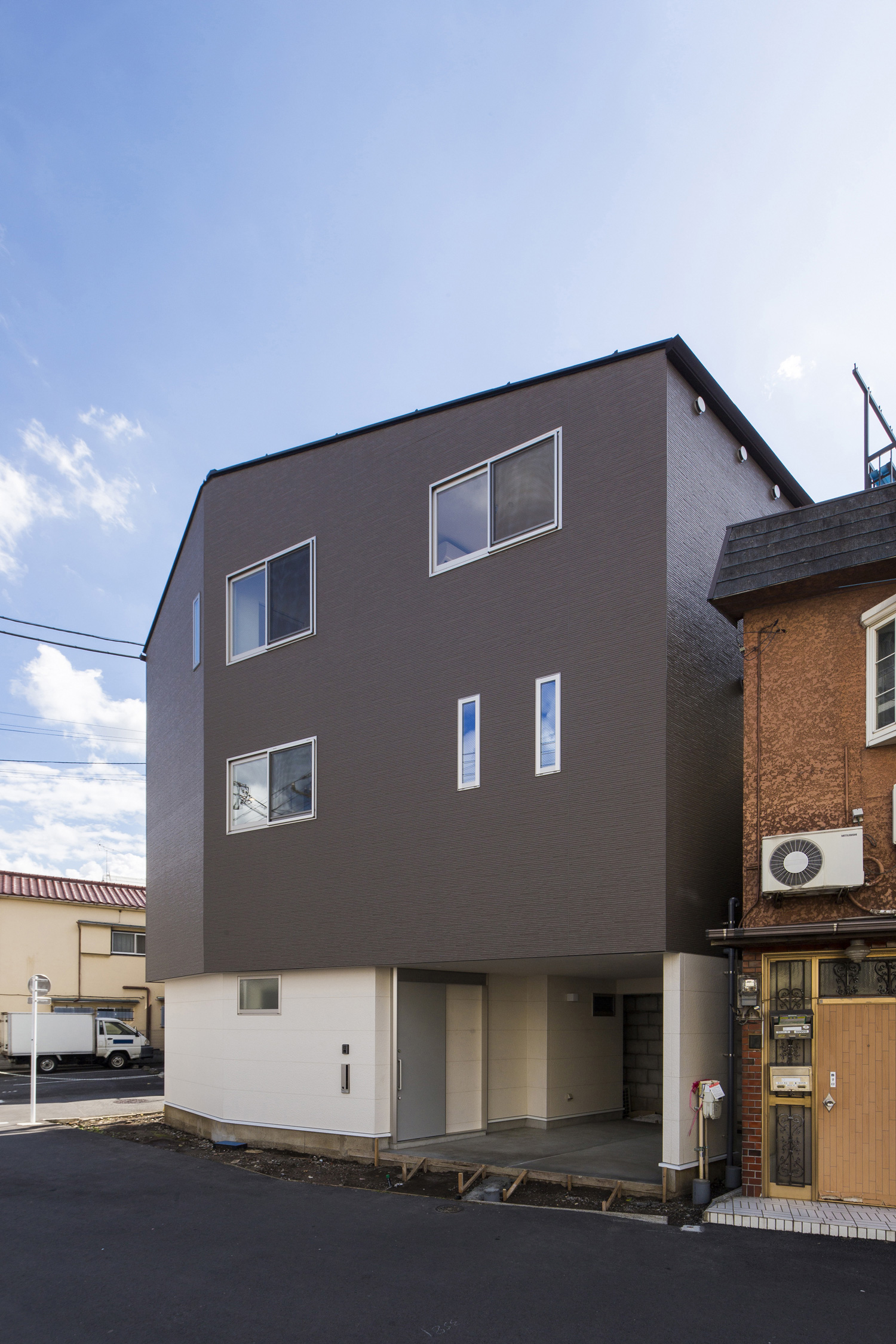 デザイン住宅建築実例_外観・注文住宅『CASE408 回遊性のあるLDK』の建築実例・施⼯例の写真・建物外観全体