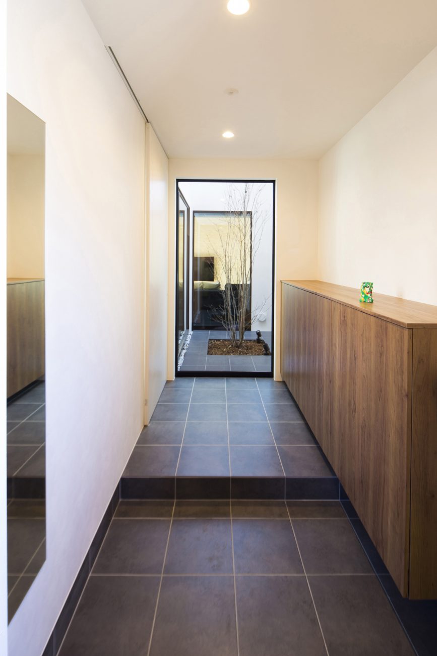 注文住宅・デザイン住宅建築実例_玄関