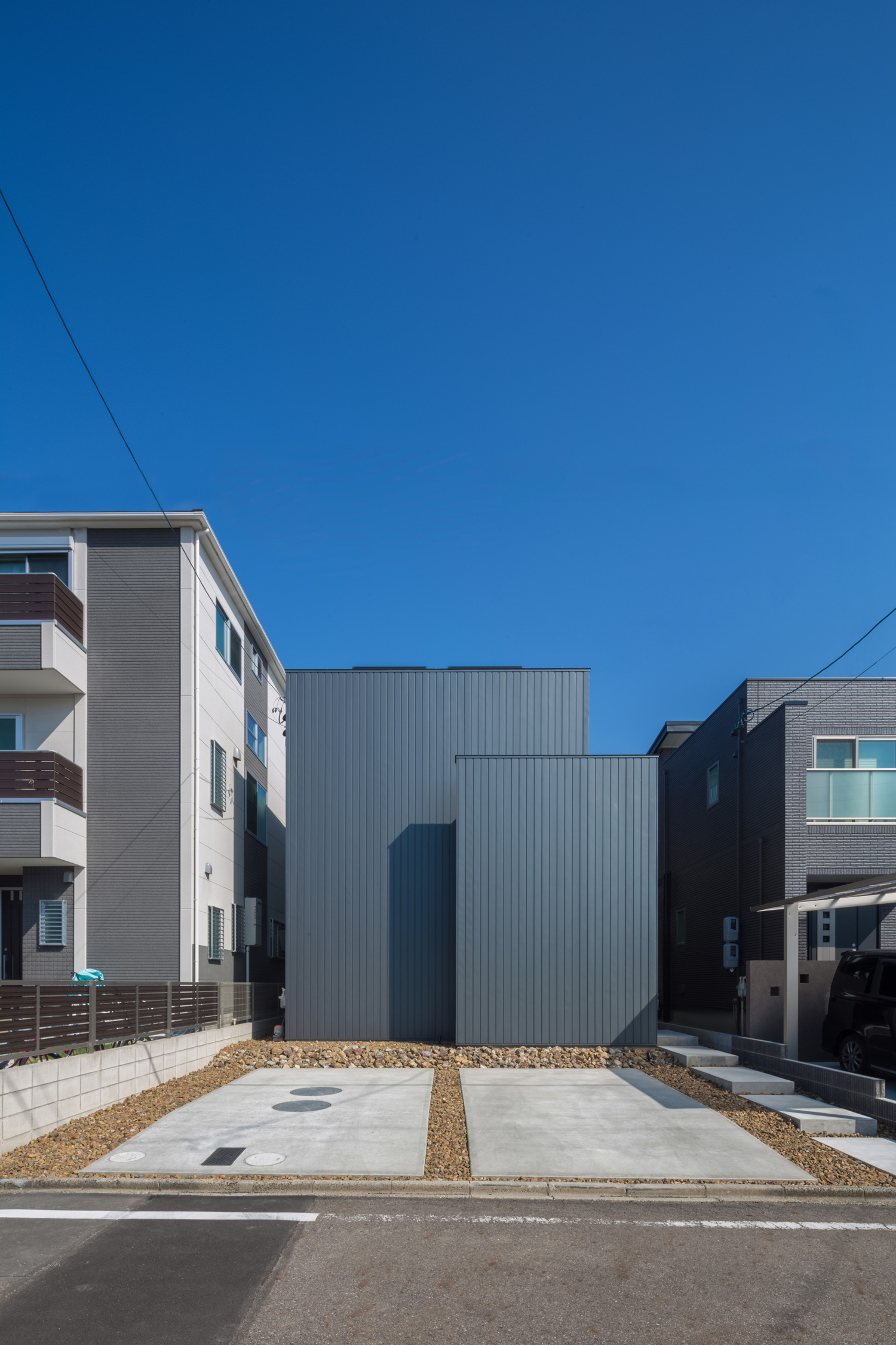 デザイン住宅建築実例_外観・注文住宅『CASE410 そとの家』の建築実例・施⼯例の写真・建物外観全体