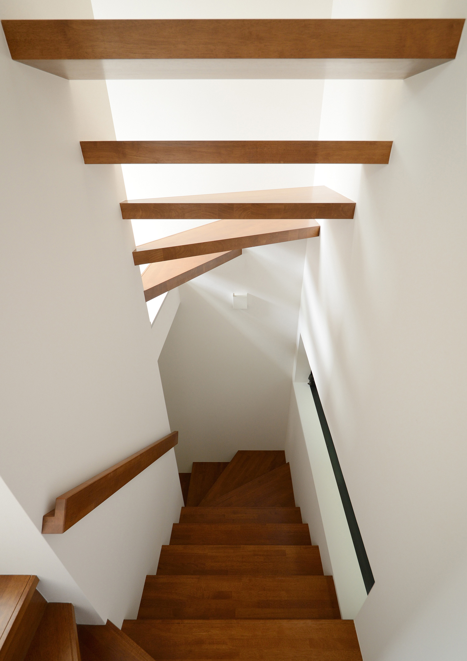 注文住宅・デザイン住宅建築実例_階段