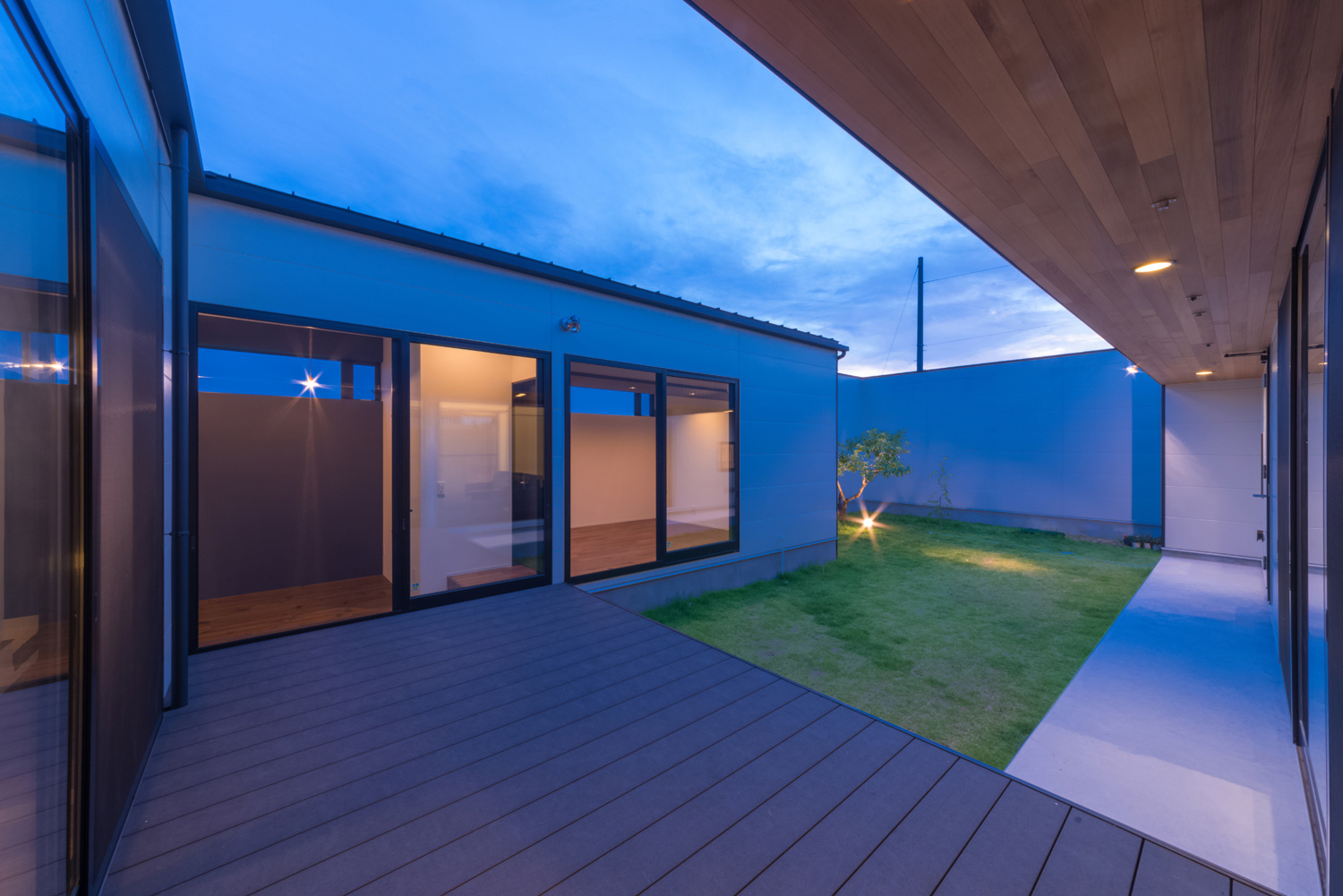 注文住宅・デザイン住宅建築実例_中庭