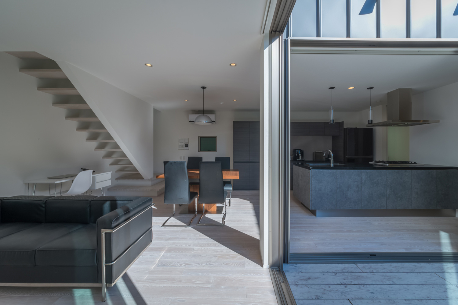 注文住宅・デザイン住宅建築実例_LDK 注文住宅・デザイン住宅建築実例_『CASE432 INVITE HOUSE』_LDK