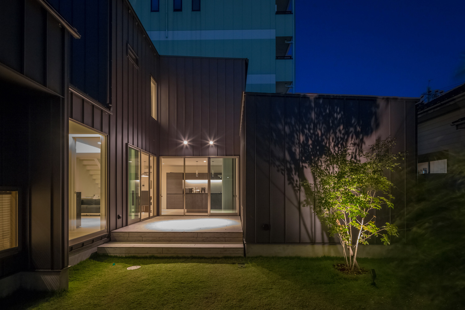 注文住宅・デザイン住宅建築実例_中庭 注文住宅・デザイン住宅建築実例_『CASE432 INVITE HOUSE』_中庭