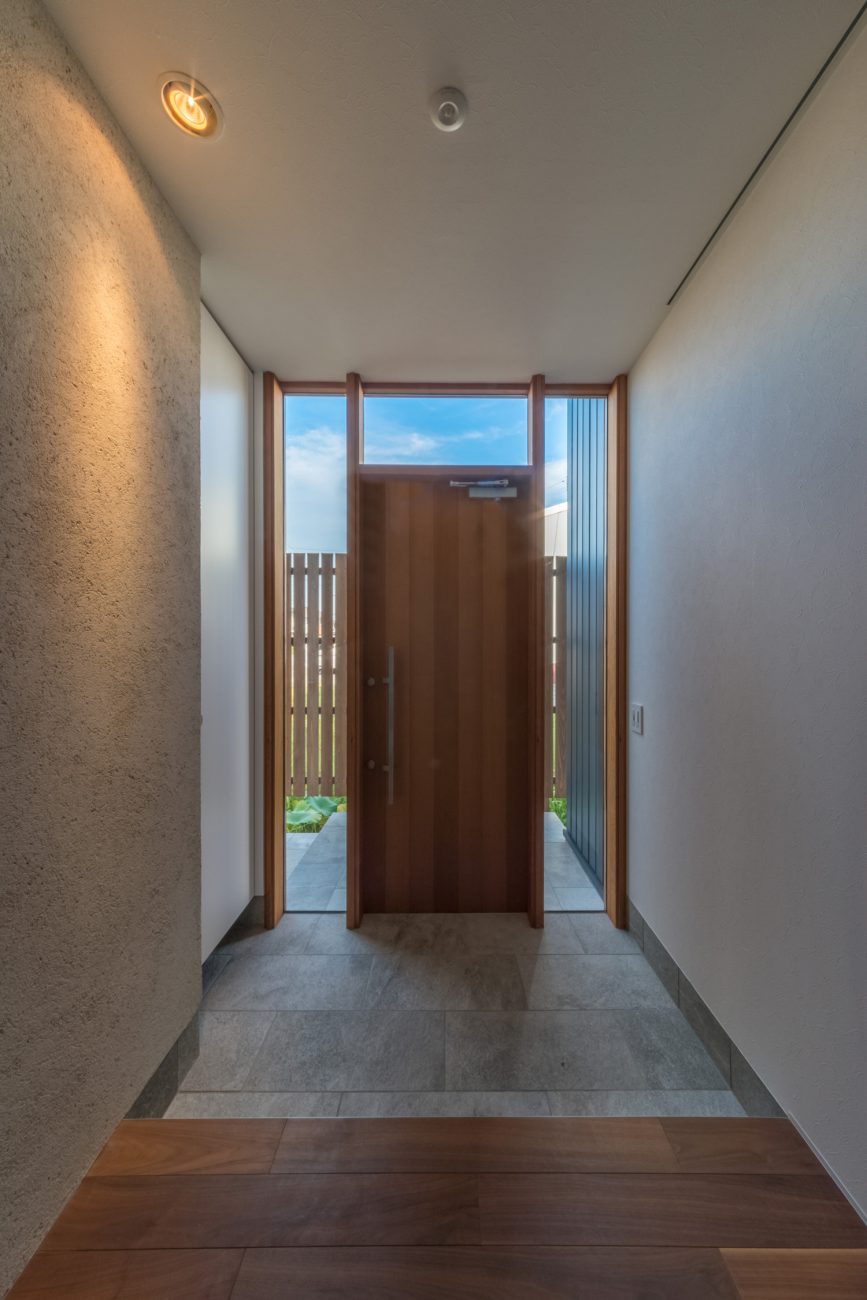 注文住宅・デザイン住宅建築実例_玄関 注文住宅・デザイン住宅建築実例_『CASE436 イドコロハウス』_玄関