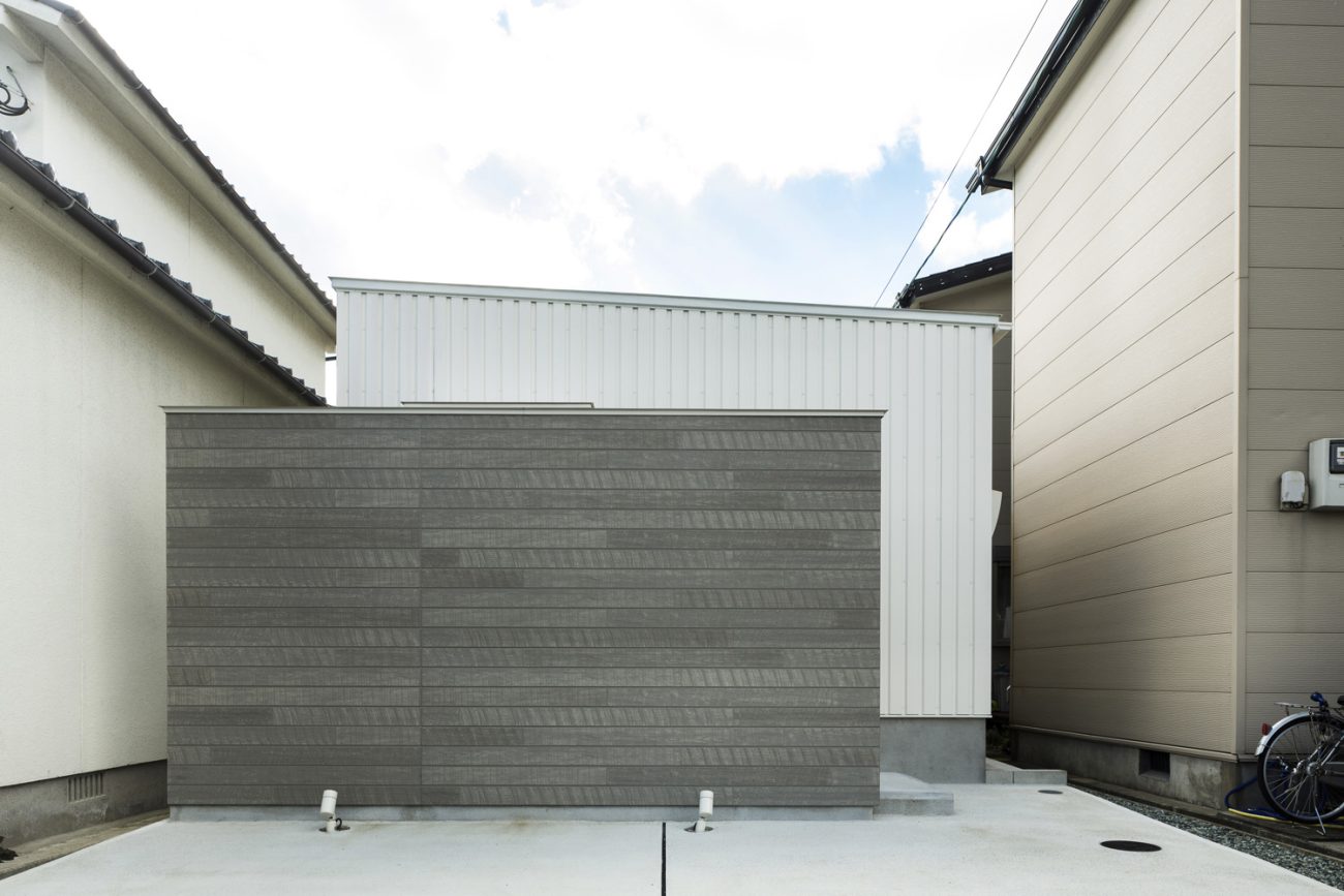 デザイン住宅建築実例_外観・注文住宅『CASE437 LG』の建築実例・施⼯例の写真・建物外観全体 注文住宅・デザイン住宅建築実例_『CASE437 LG』_外観