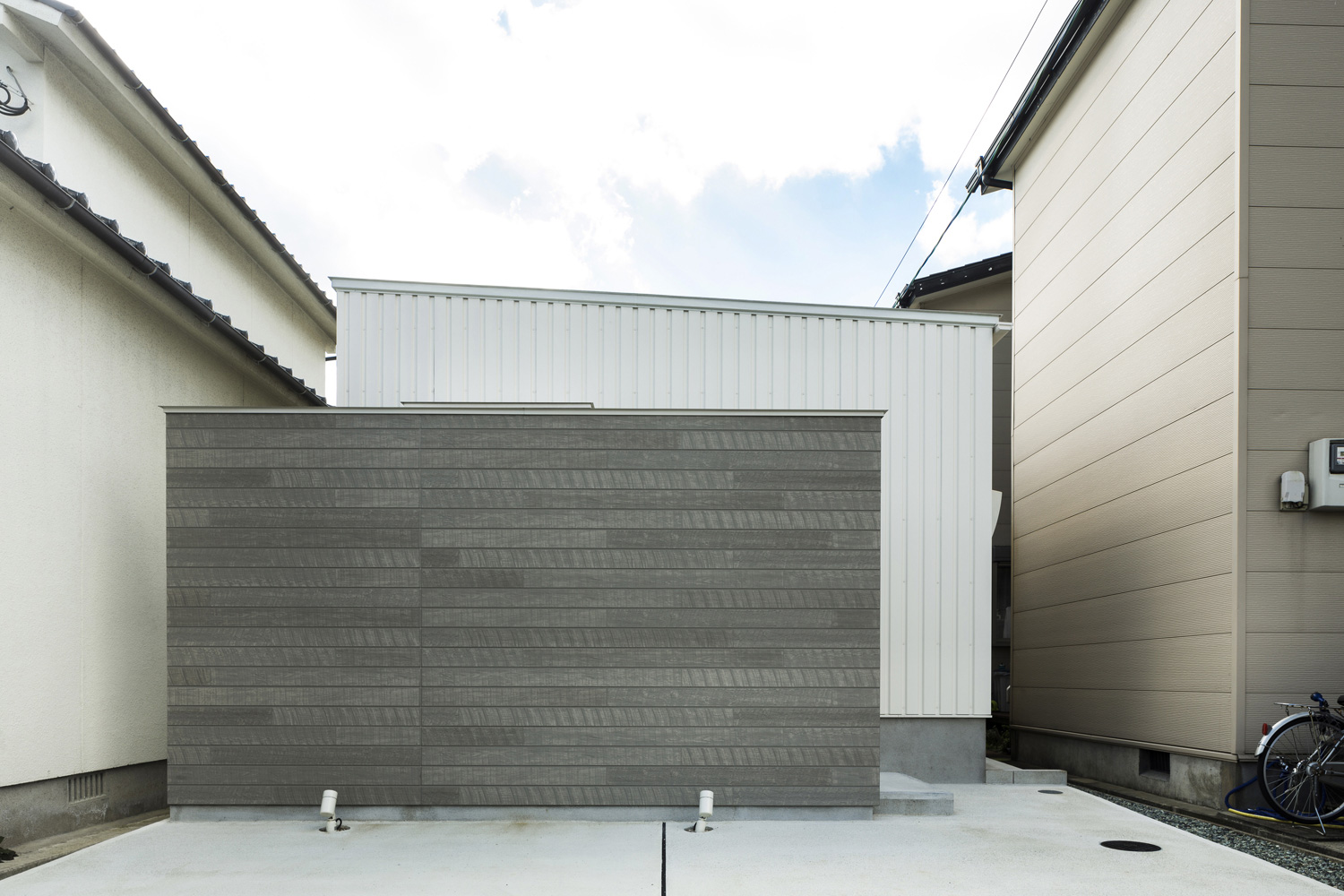 デザイン住宅建築実例_外観・注文住宅『CASE437 LG』の建築実例・施⼯例の写真・建物外観全体 注文住宅・デザイン住宅建築実例_『CASE437 LG』_外観