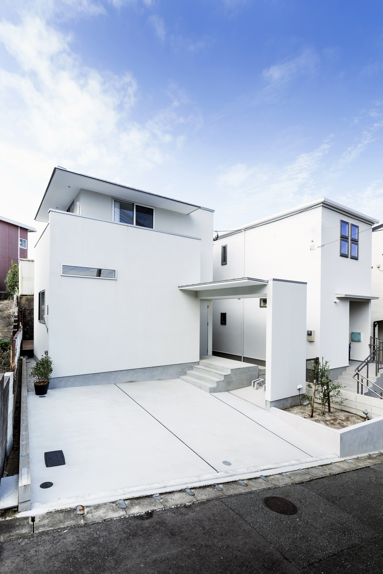 デザイン住宅建築実例_外観・注文住宅『CASE439 HAT』の建築実例・施⼯例の写真・建物外観全体 注文住宅・デザイン住宅建築実例_『CASE439 HAT』_外観