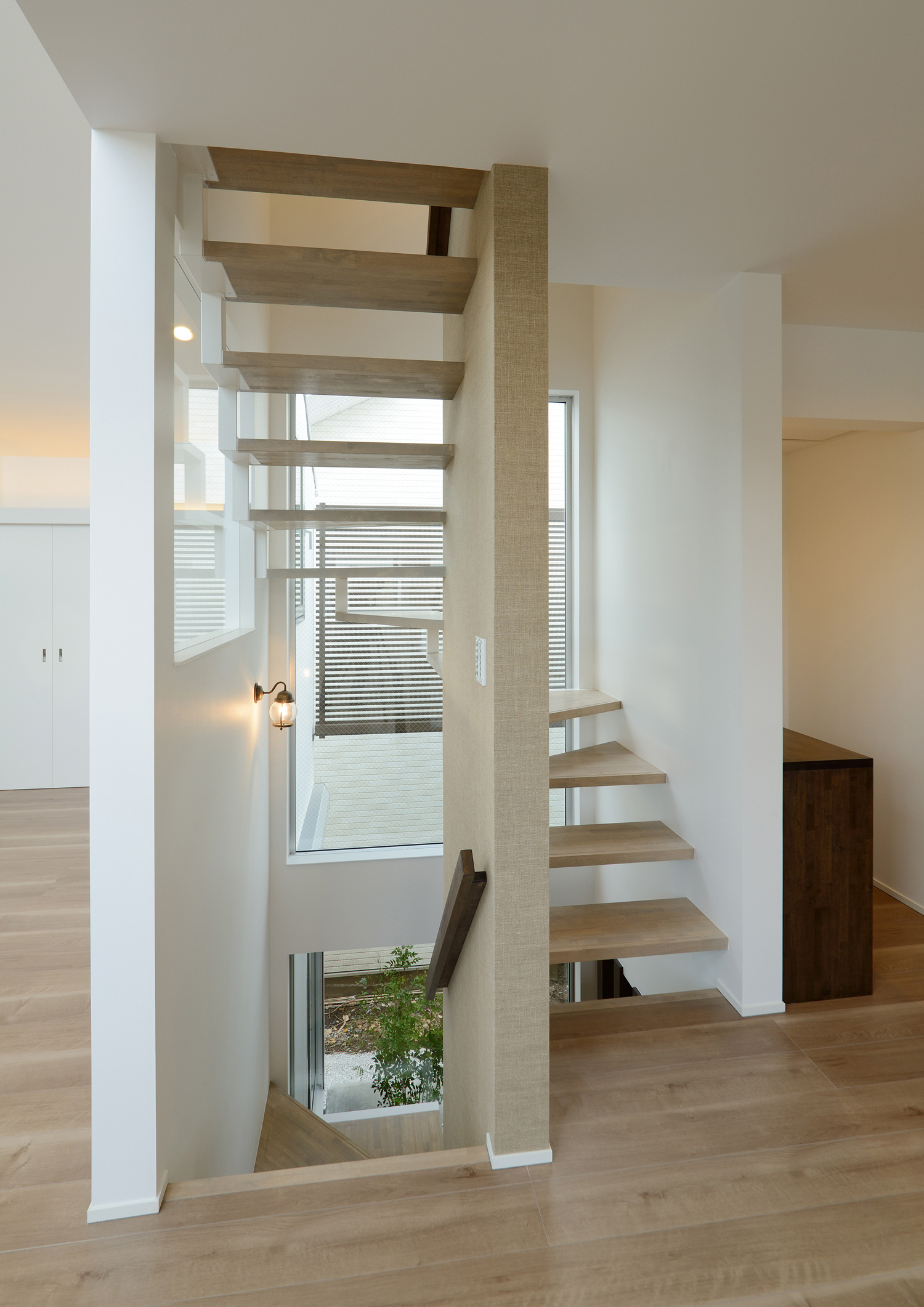 注文住宅・デザイン住宅建築実例_階段 注文住宅・デザイン住宅建築実例_『CASE440 光窓の家』_階段