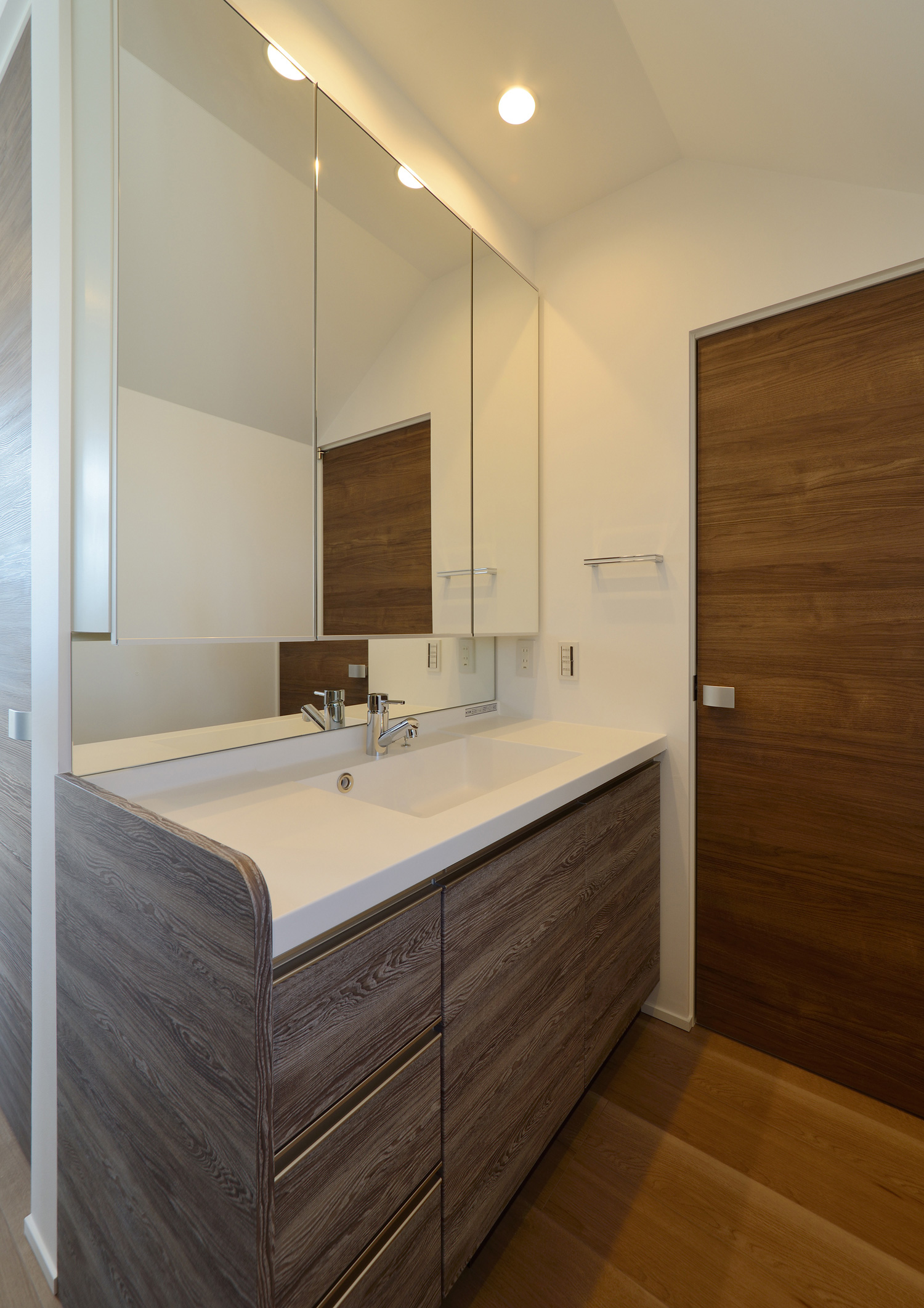 注文住宅・デザイン住宅建築実例_浴室・洗面所 注文住宅・デザイン住宅建築実例_『CASE440 光窓の家』_浴室・洗面所