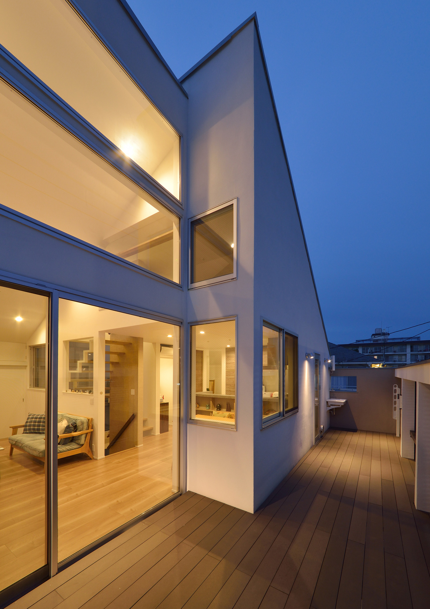 注文住宅・デザイン住宅建築実例_テラス・バルコニー 注文住宅・デザイン住宅建築実例_『CASE440 光窓の家』_テラス・バルコニー